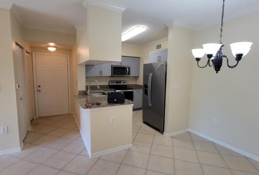 VILLAS AT EMERALD DUNES CONDO - Residential Lease