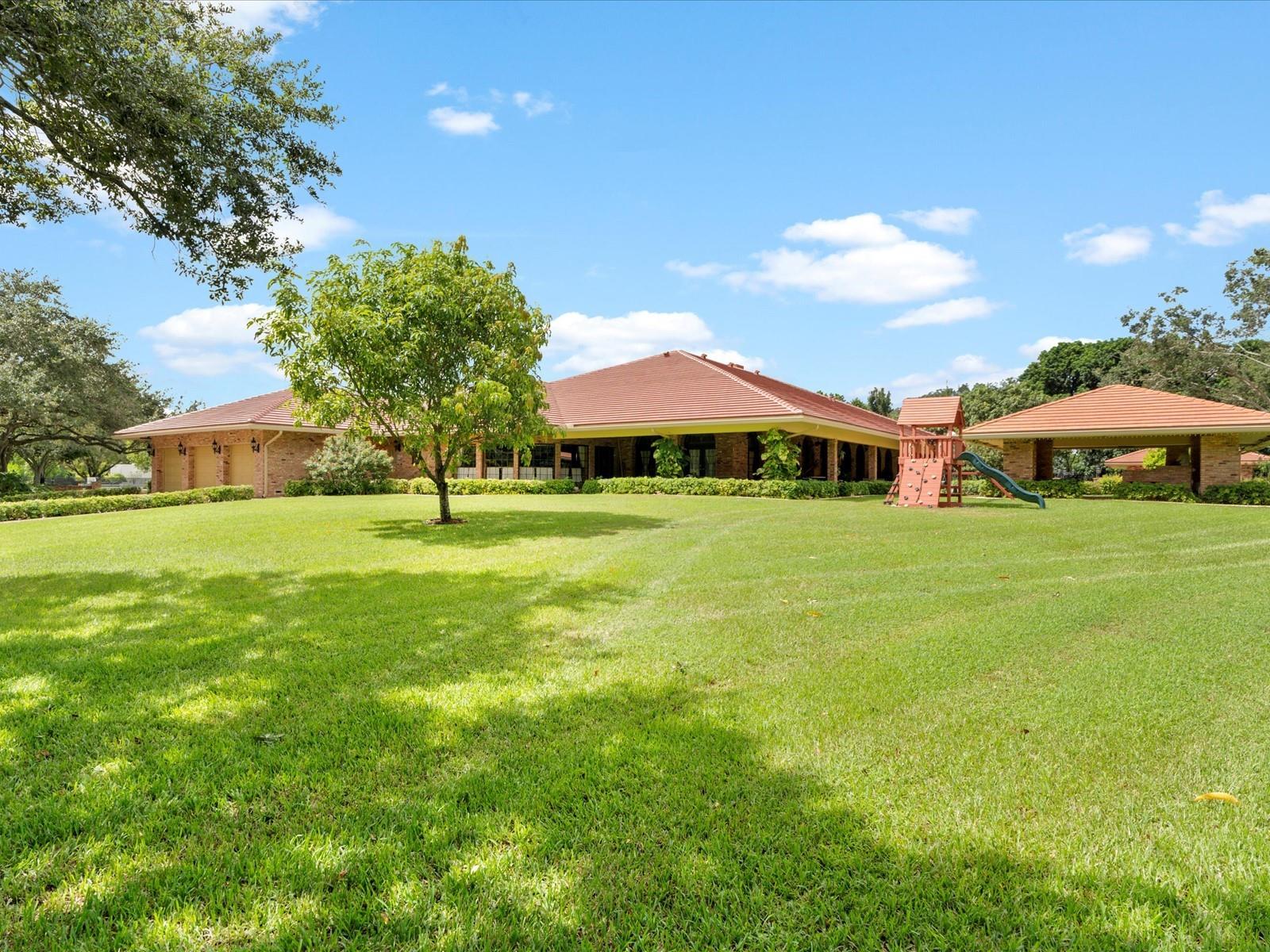 SUNSHINE RANCHES - Residential