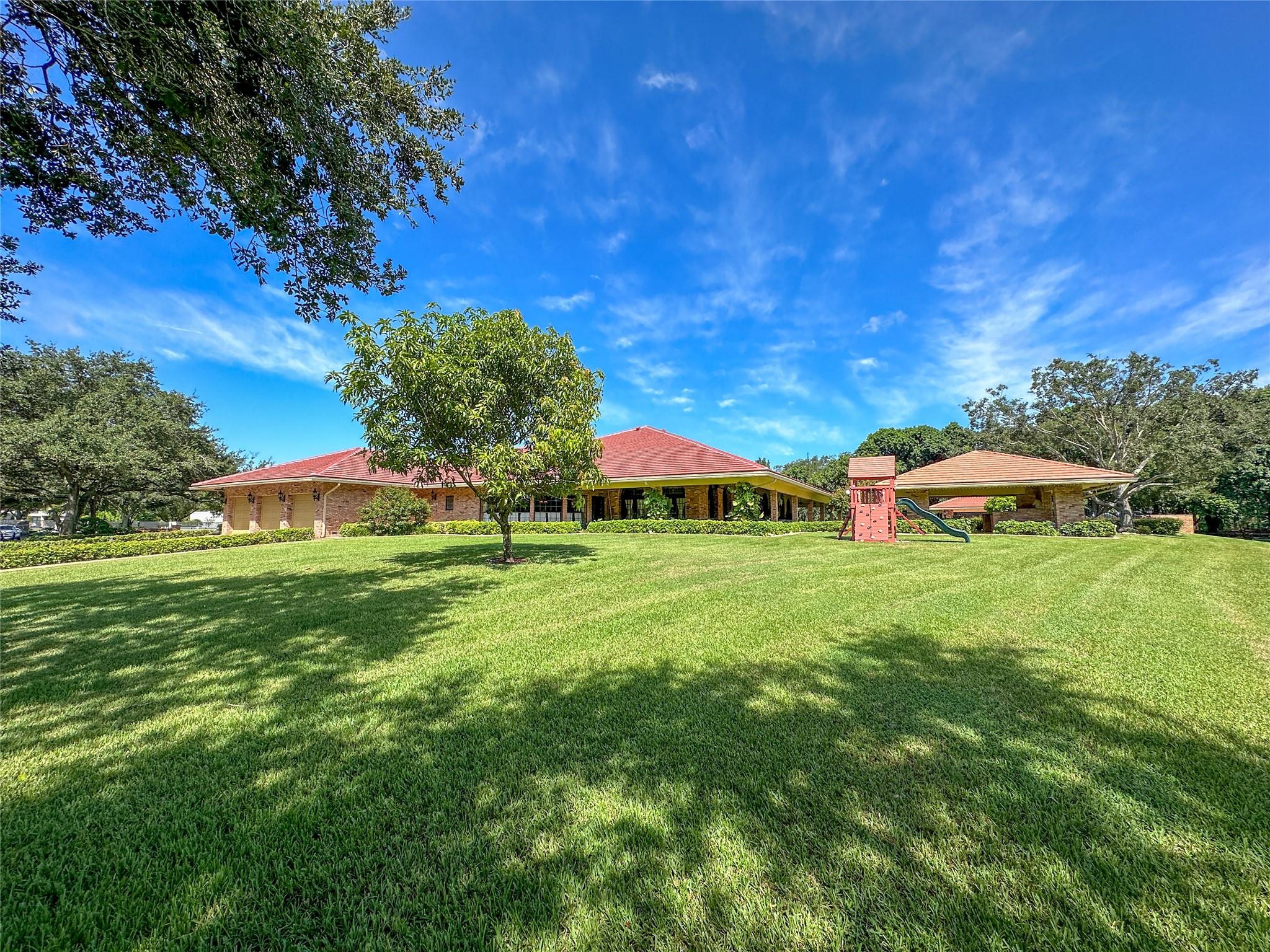 SUNSHINE RANCHES - Residential