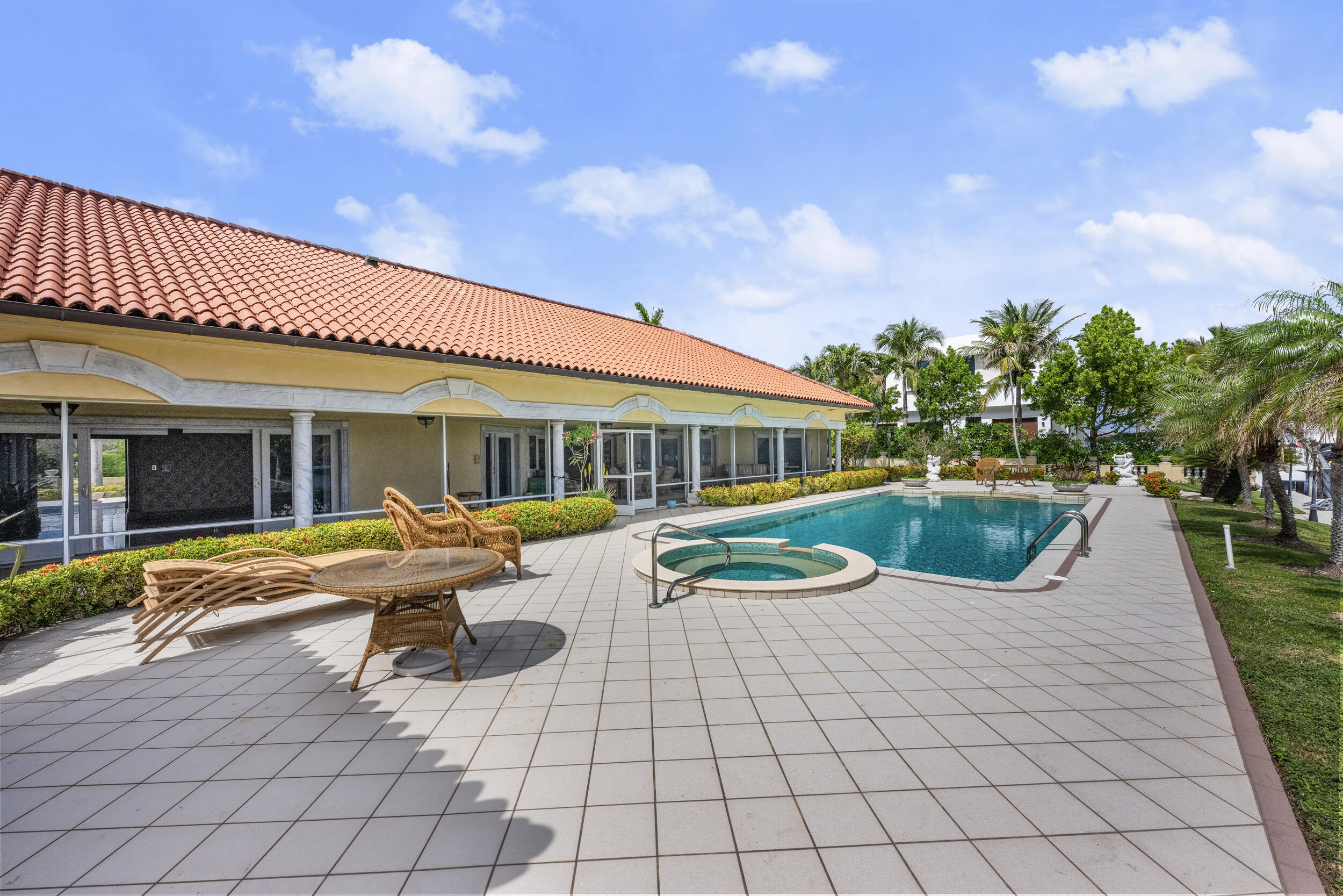 POINT MANALAPAN 1 - Residential