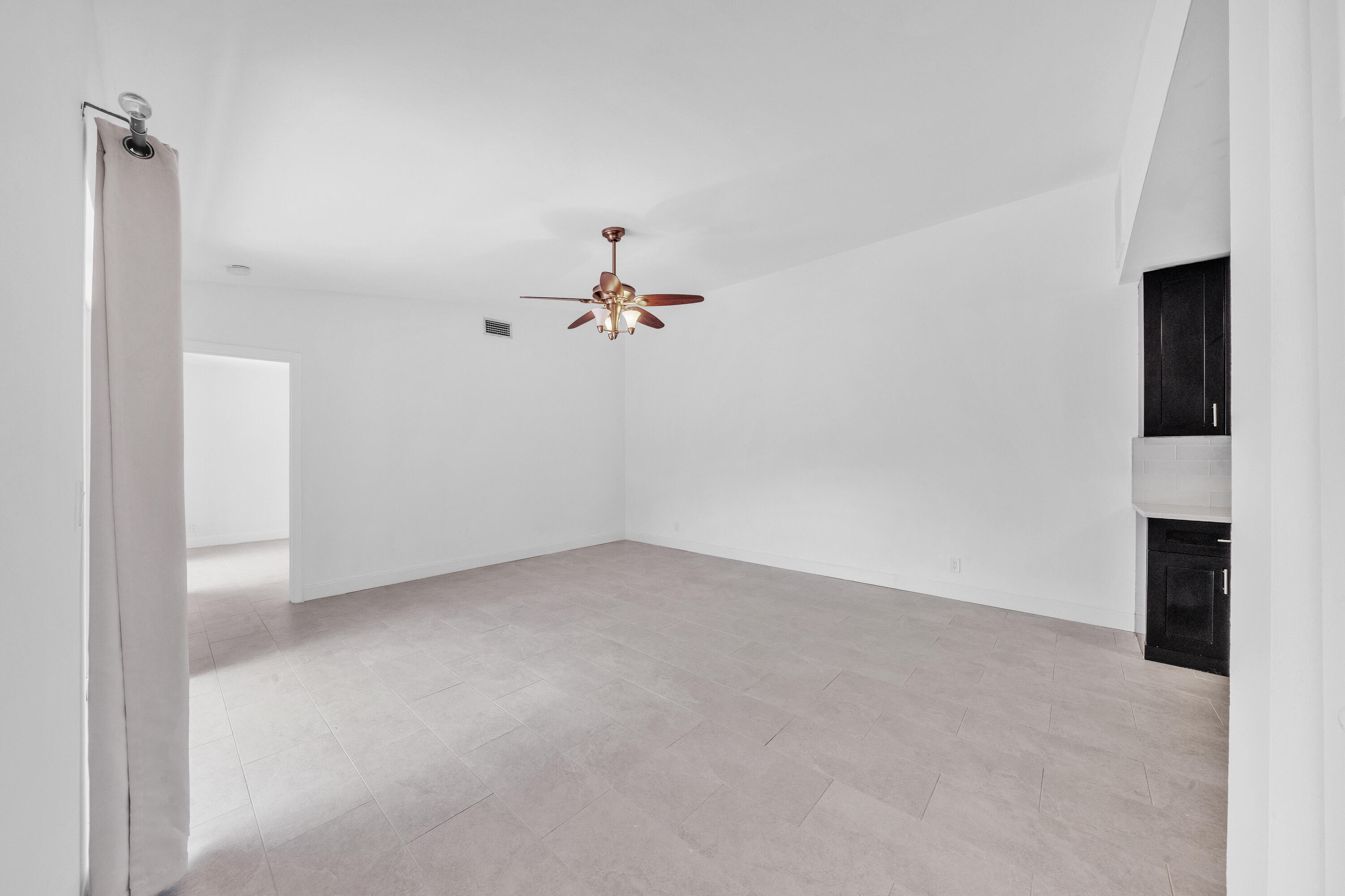 SUNNY PALMS VILLAS - Residential Lease