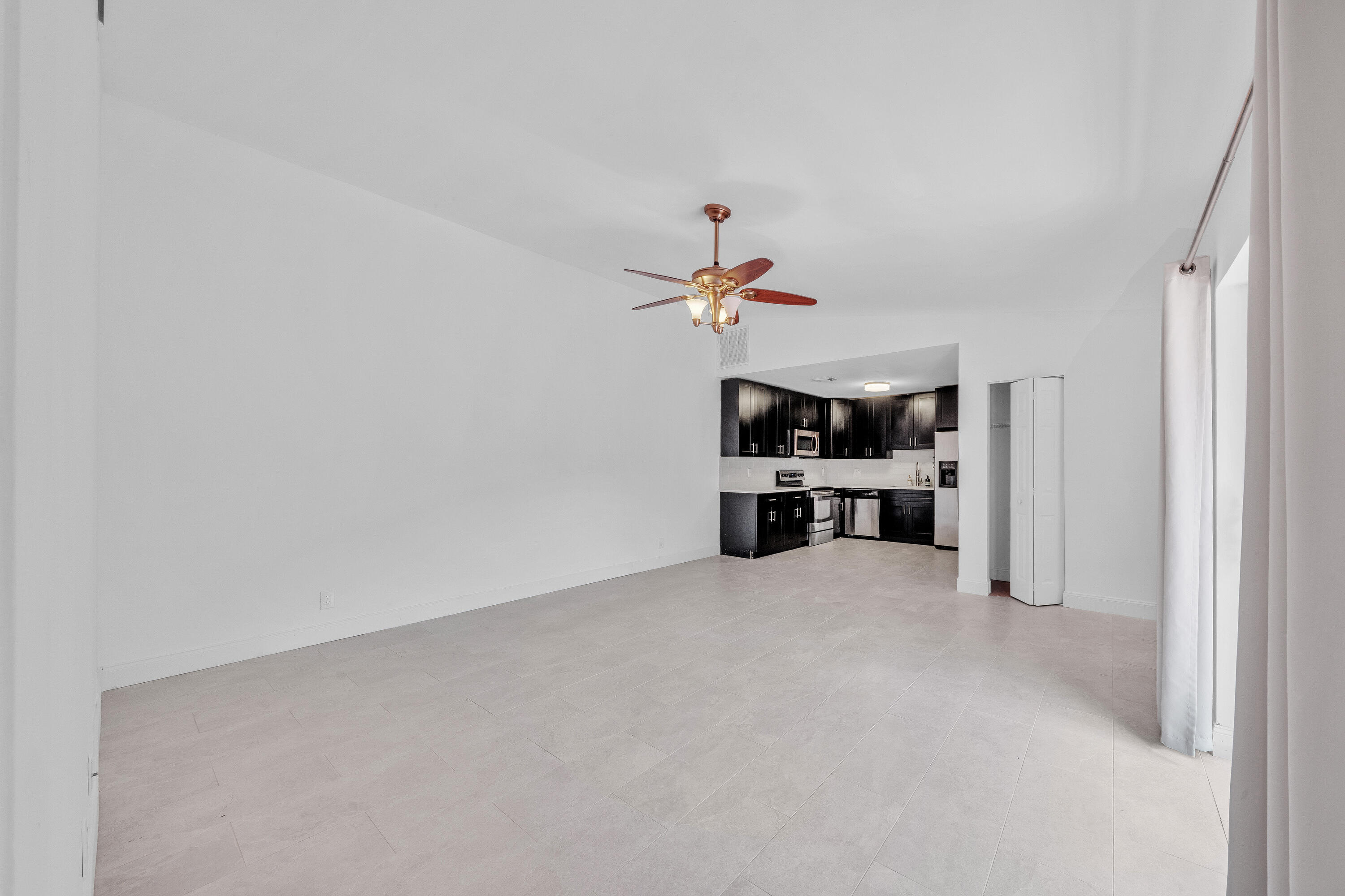 SUNNY PALMS VILLAS - Residential Lease