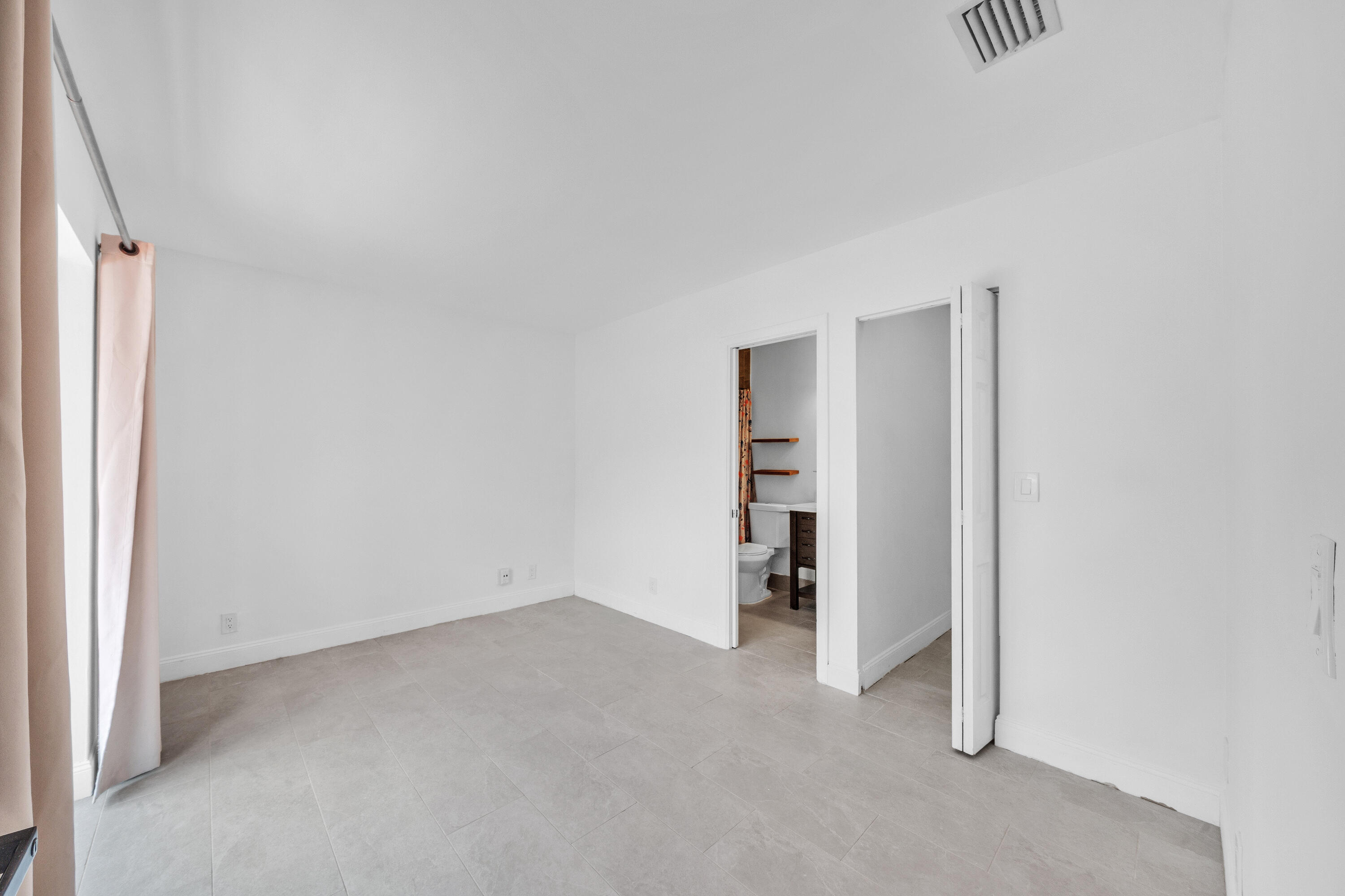 SUNNY PALMS VILLAS - Residential Lease