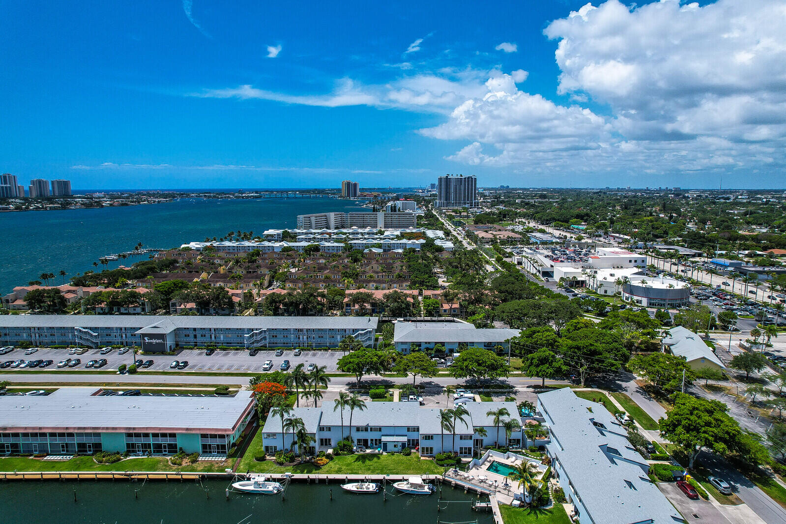CASTLEWOOD TOWN VILLAS CONDO - Residential