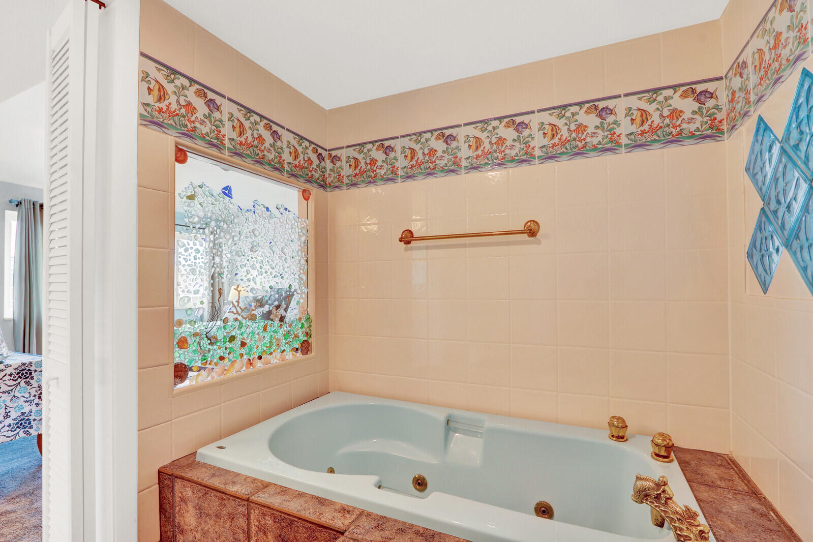 CASTLEWOOD TOWN VILLAS CONDO - Residential