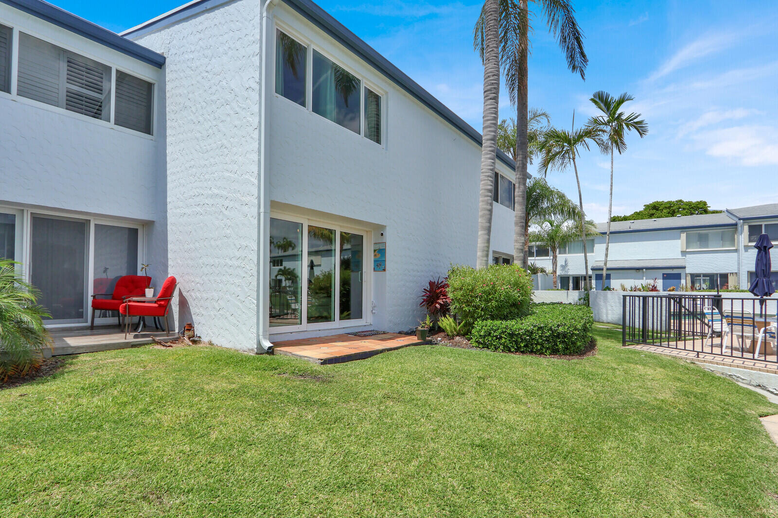 CASTLEWOOD TOWN VILLAS CONDO - Residential