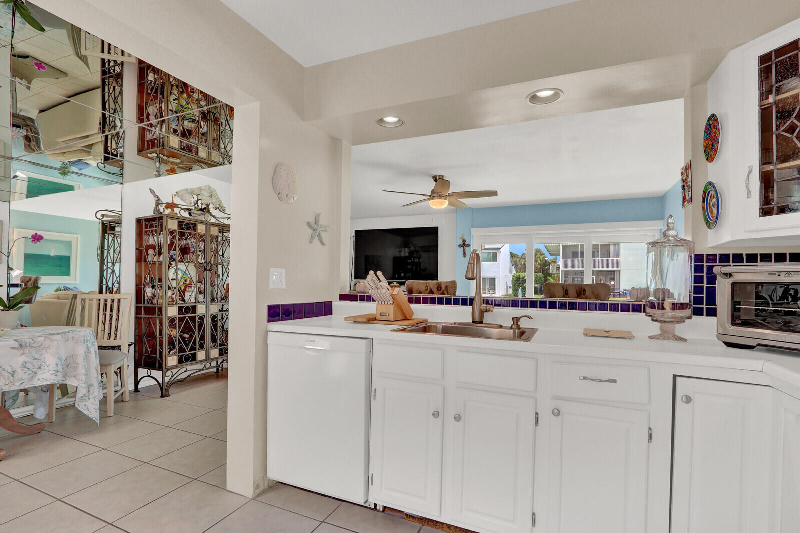 CASTLEWOOD TOWN VILLAS CONDO - Residential