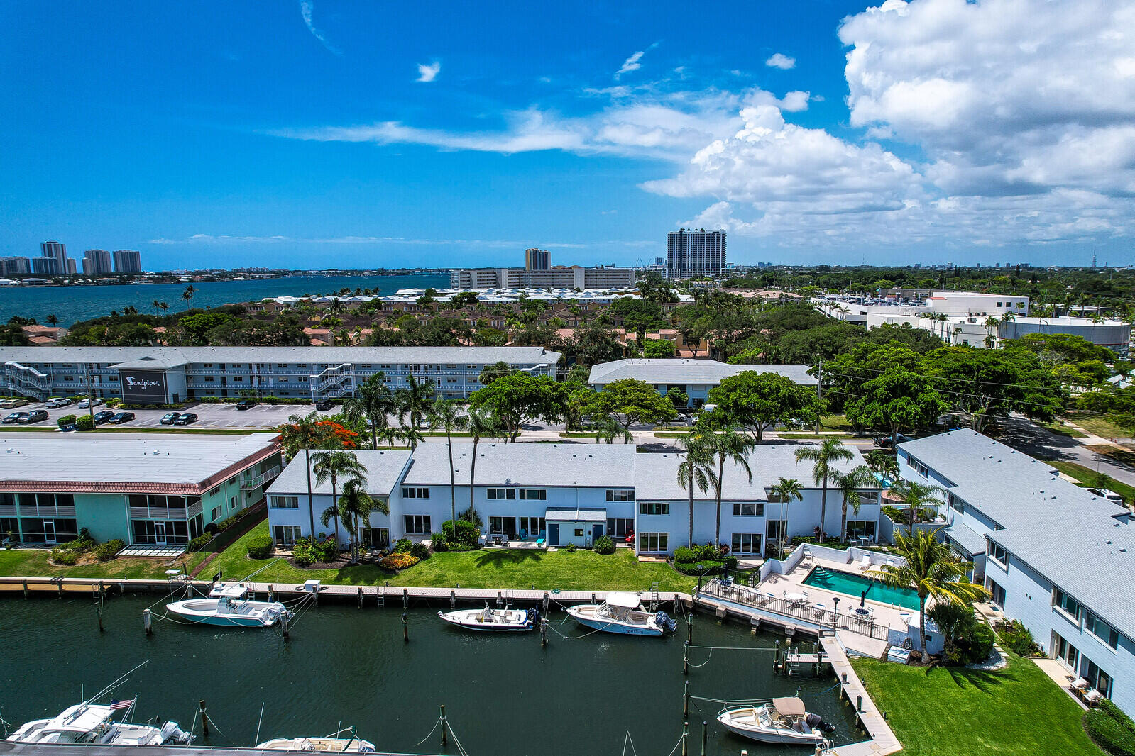 CASTLEWOOD TOWN VILLAS CONDO - Residential