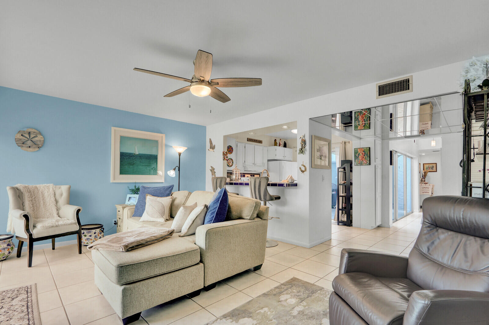 CASTLEWOOD TOWN VILLAS CONDO - Residential