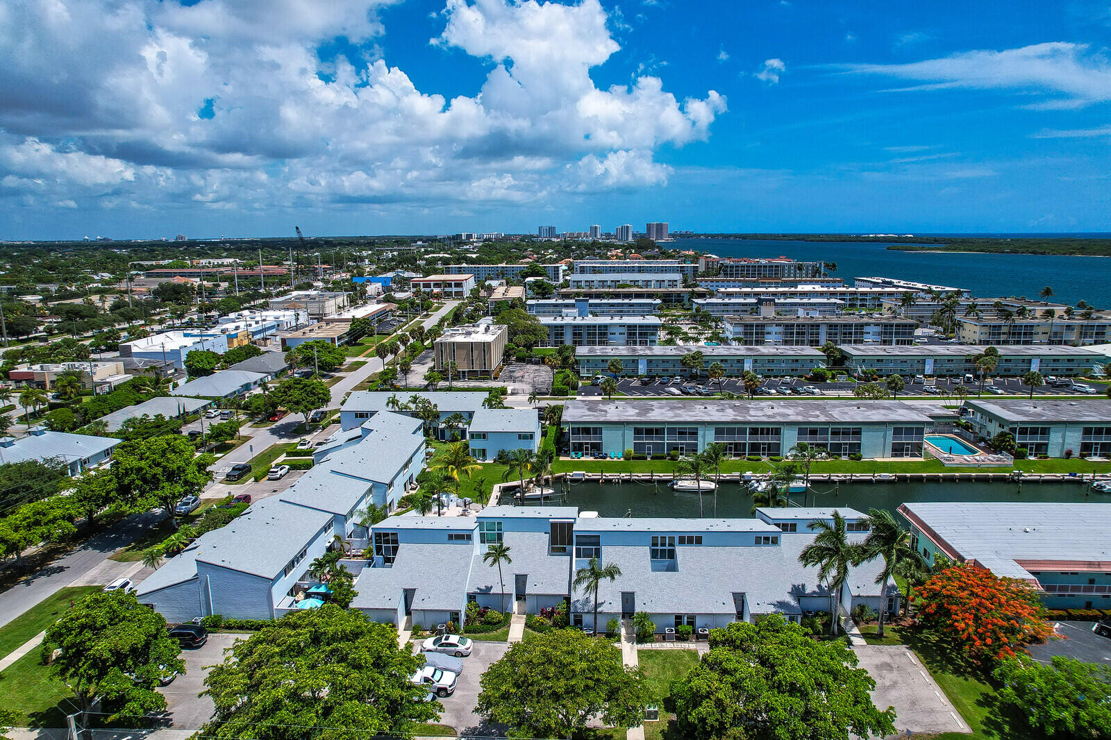 CASTLEWOOD TOWN VILLAS CONDO - Residential