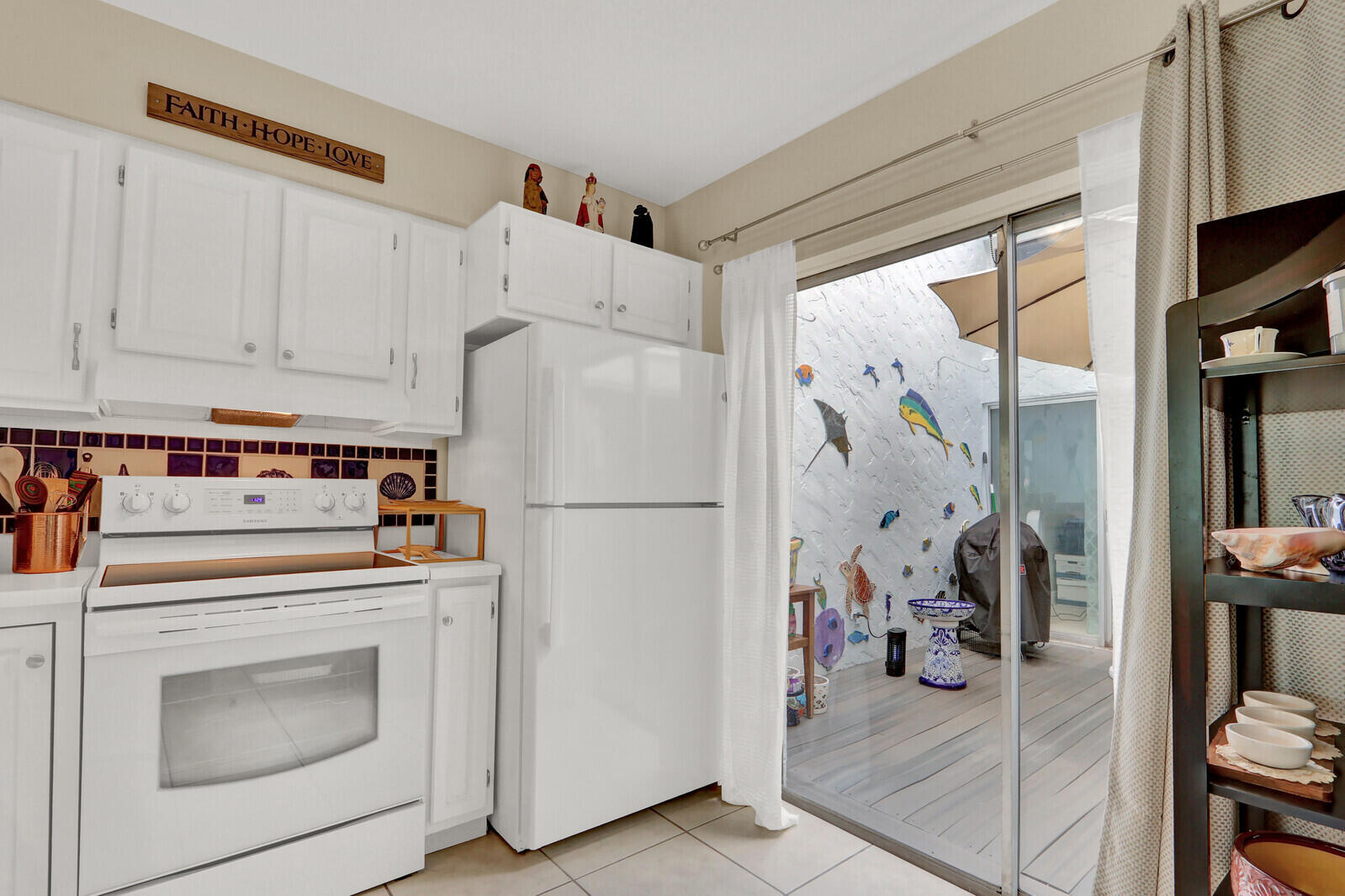 CASTLEWOOD TOWN VILLAS CONDO - Residential