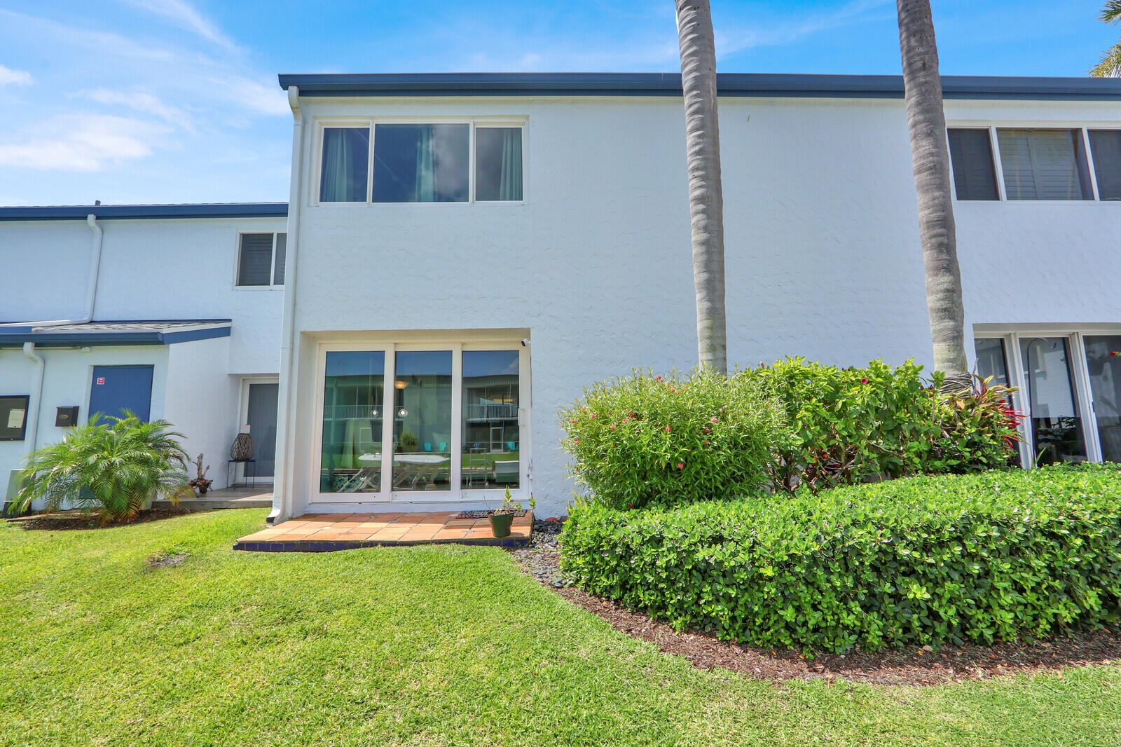 CASTLEWOOD TOWN VILLAS CONDO - Residential