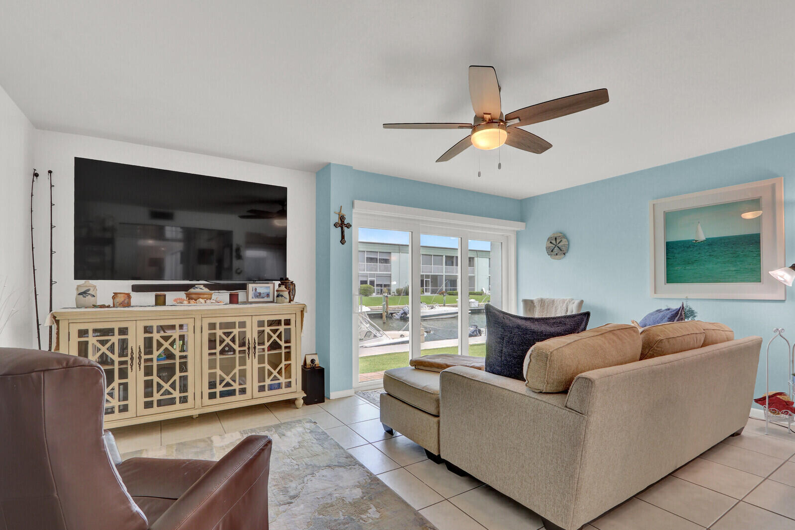 CASTLEWOOD TOWN VILLAS CONDO - Residential
