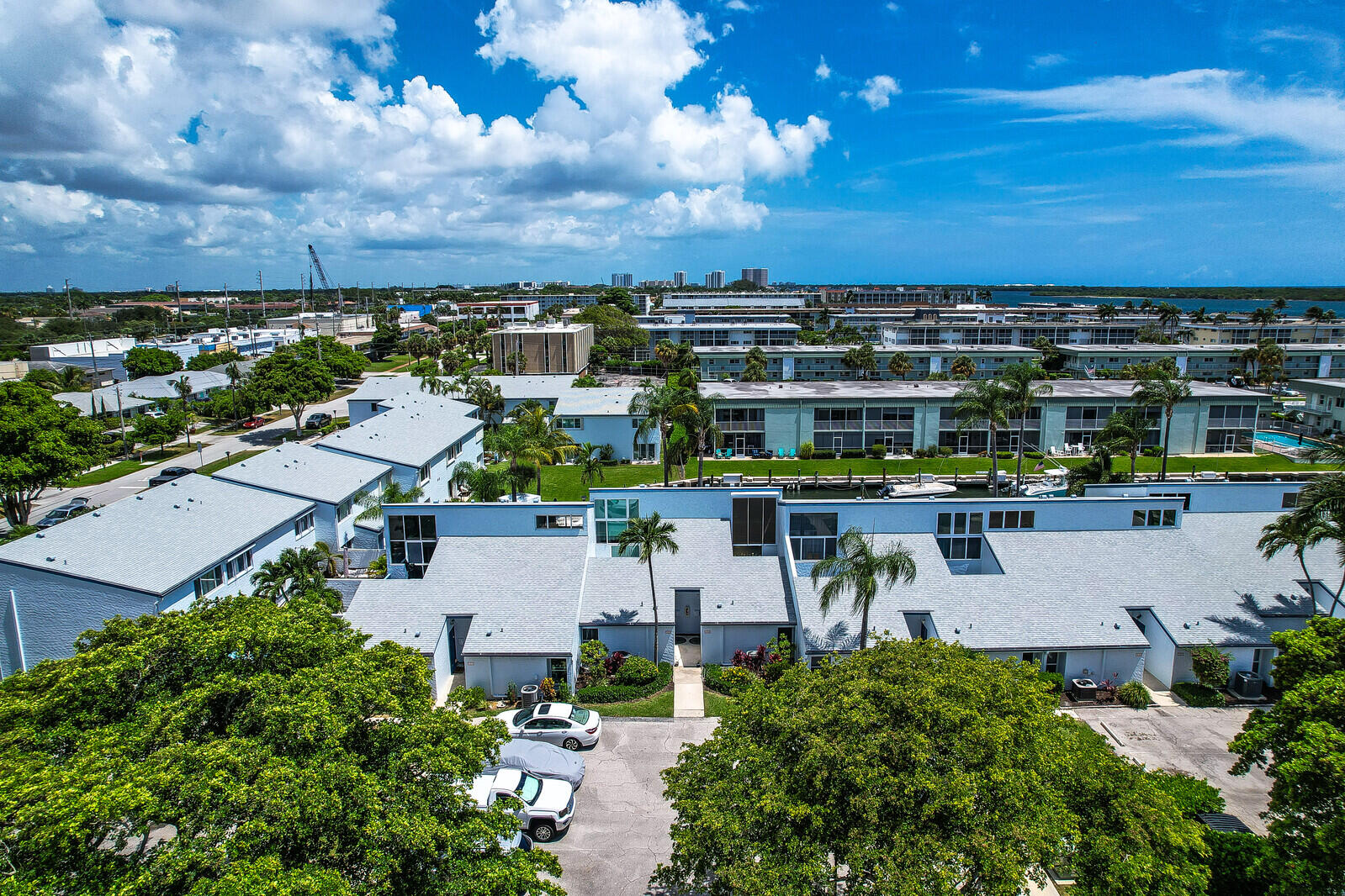 CASTLEWOOD TOWN VILLAS CONDO - Residential