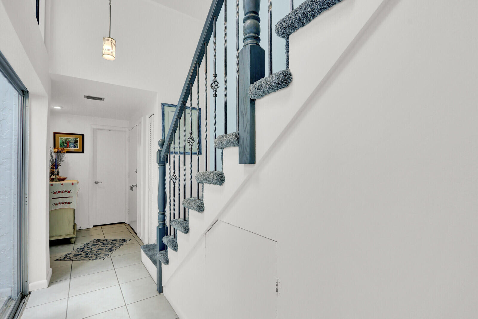 CASTLEWOOD TOWN VILLAS CONDO - Residential