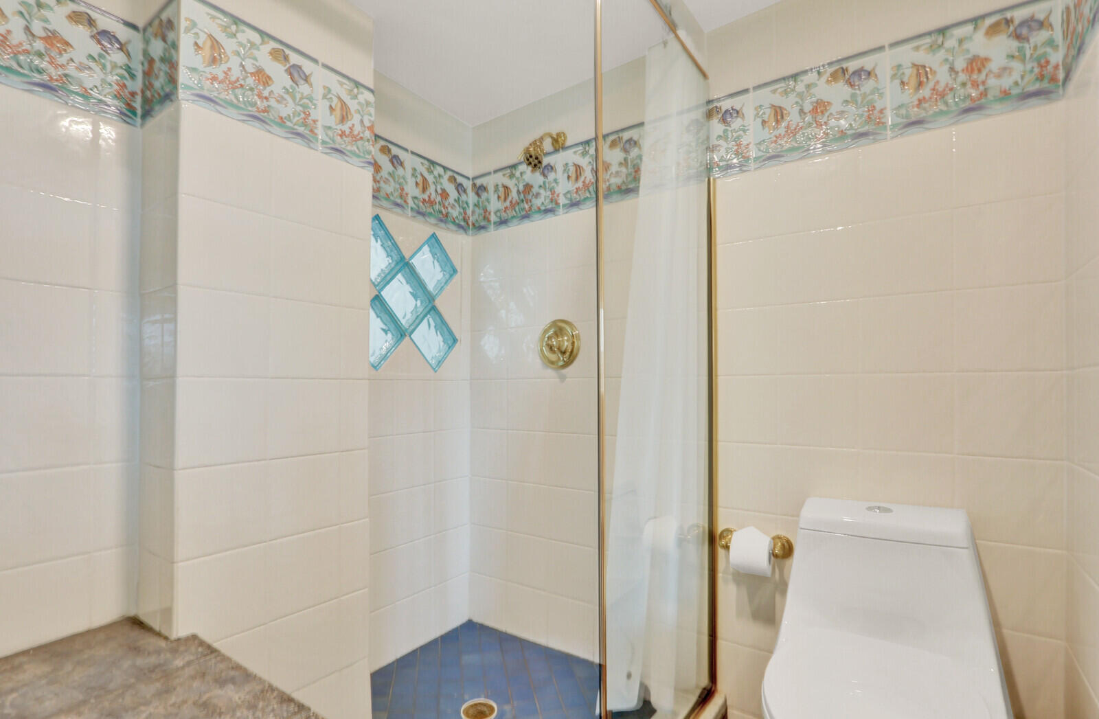 CASTLEWOOD TOWN VILLAS CONDO - Residential