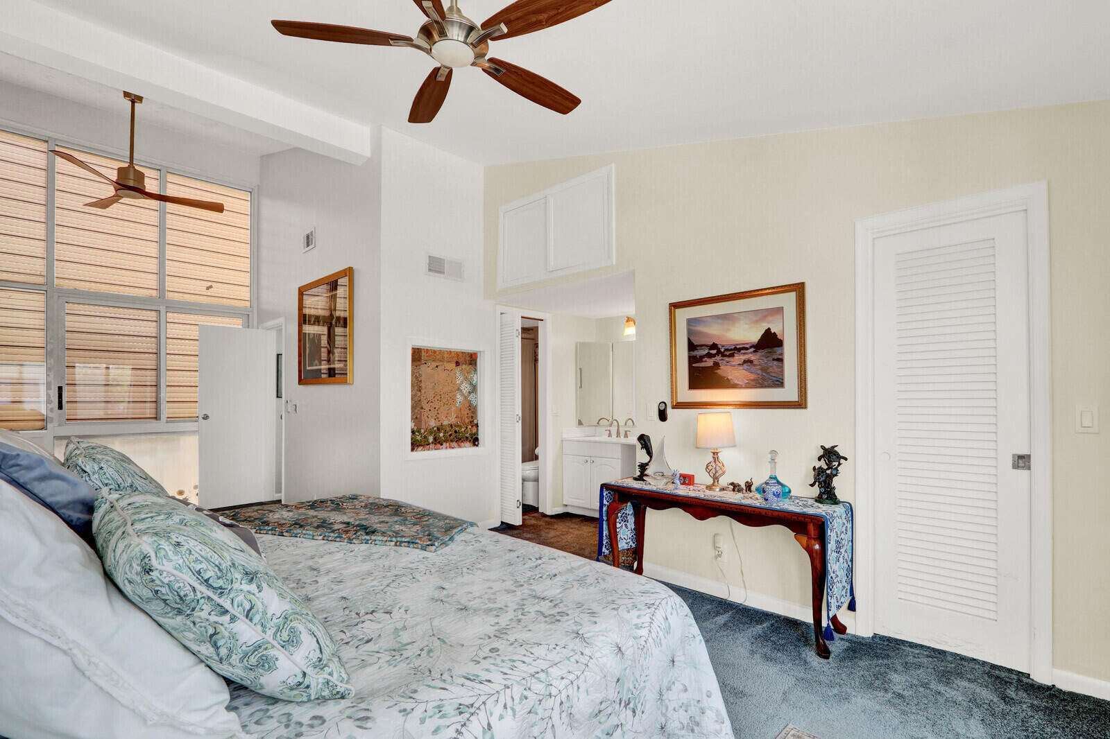 CASTLEWOOD TOWN VILLAS CONDO - Residential