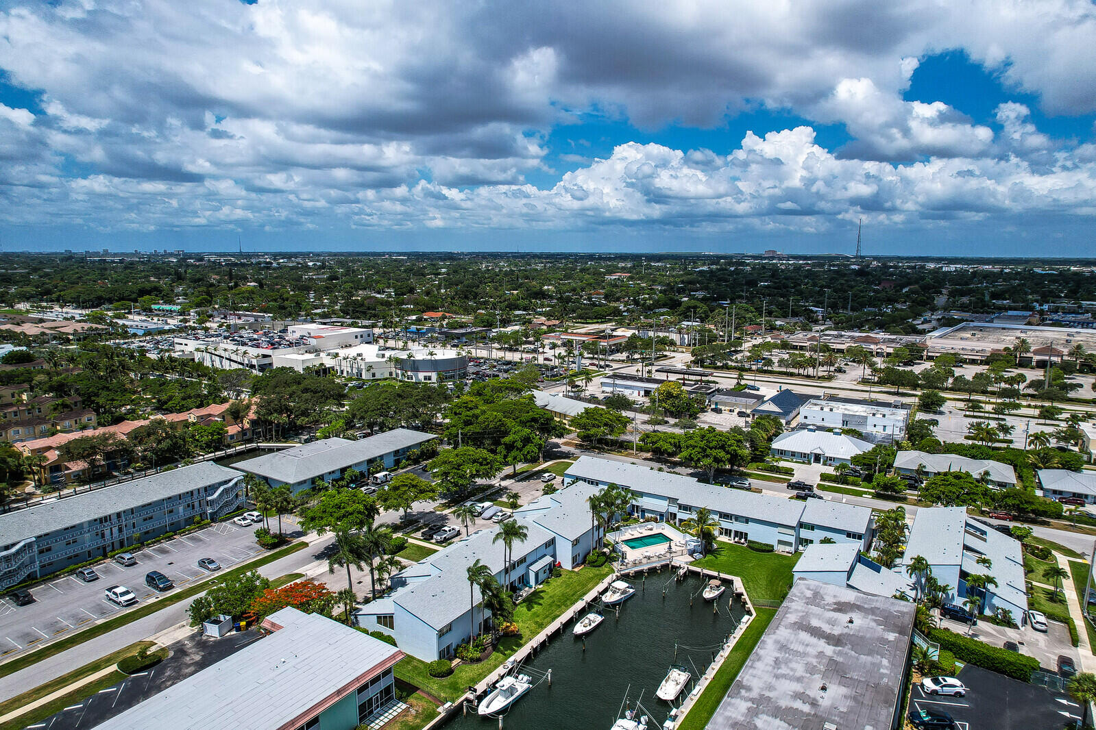 CASTLEWOOD TOWN VILLAS CONDO - Residential