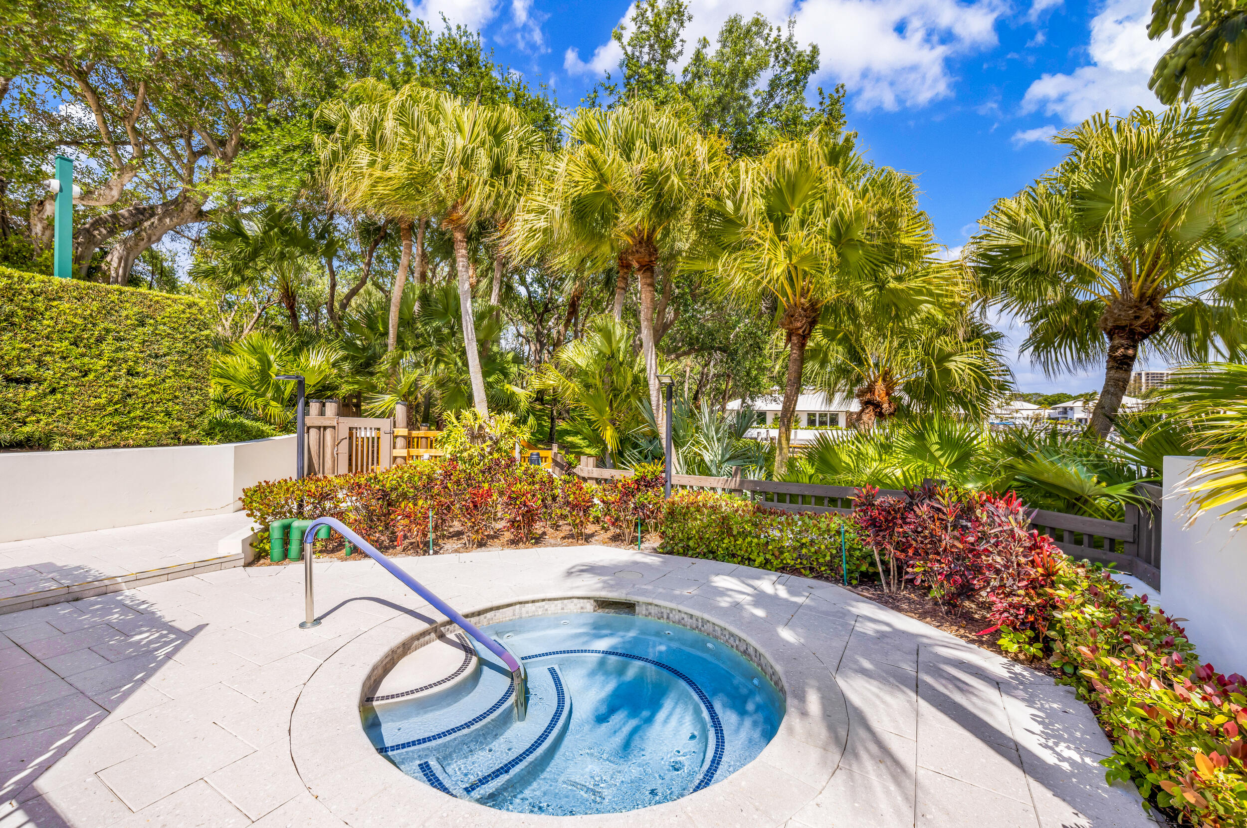 BOCA MARINA - Residential