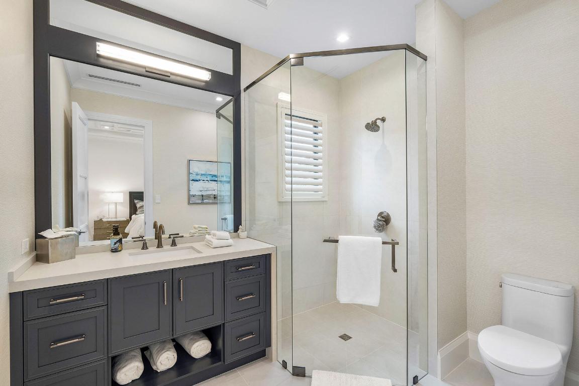 ROYAL PALM YACHT & COUNTRY CLUB - Residential