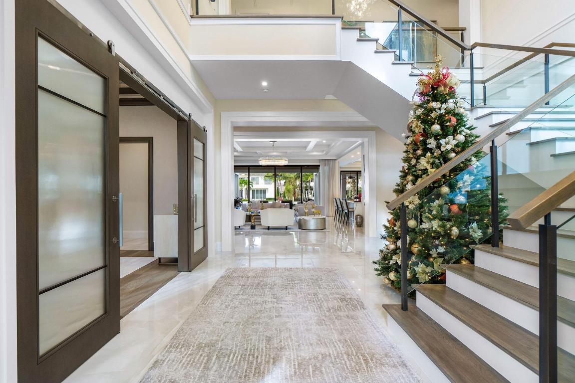 ROYAL PALM YACHT & COUNTRY CLUB - Residential