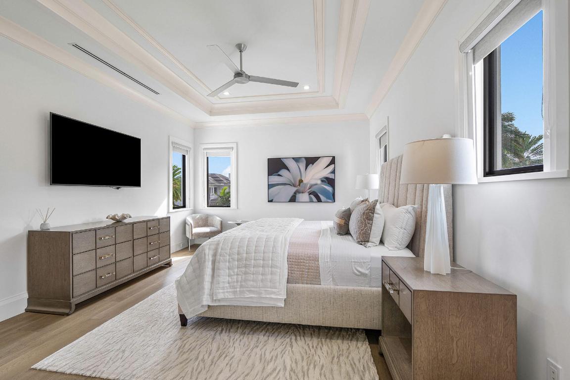 ROYAL PALM YACHT & COUNTRY CLUB - Residential