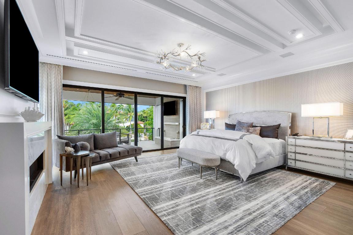 ROYAL PALM YACHT & COUNTRY CLUB - Residential