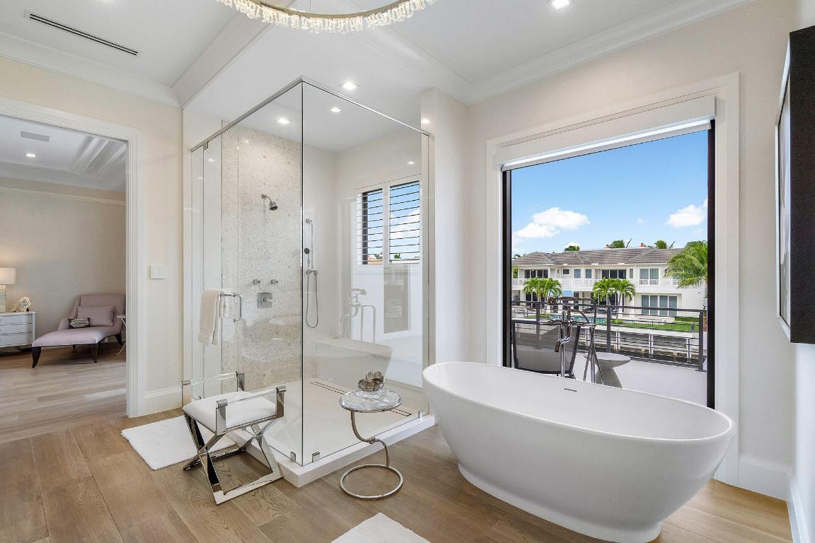 ROYAL PALM YACHT & COUNTRY CLUB - Residential