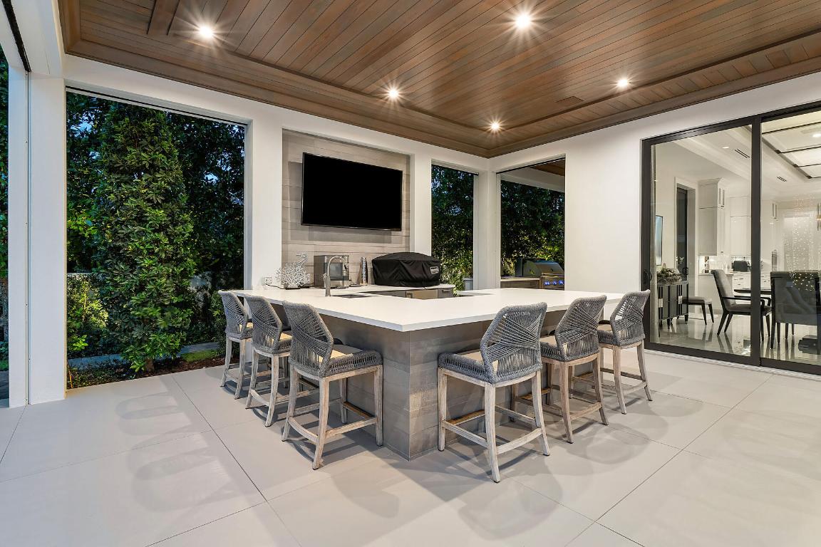 ROYAL PALM YACHT & COUNTRY CLUB - Residential