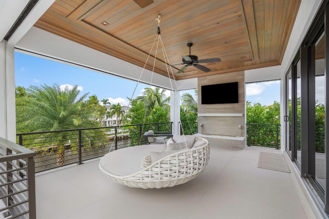 ROYAL PALM YACHT & COUNTRY CLUB - Residential