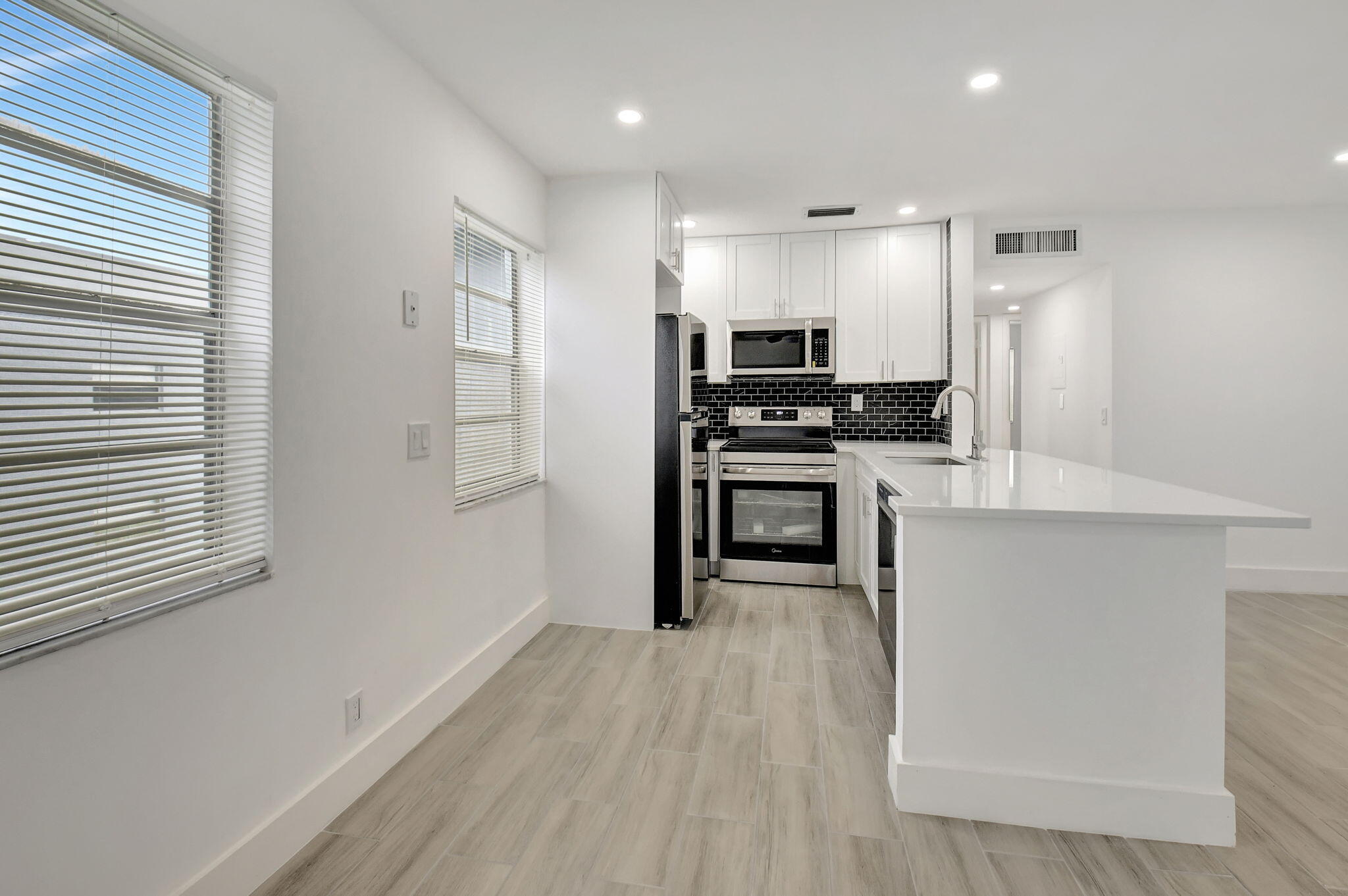 KINGS POINT BURGUNDY CONDOS - Residential