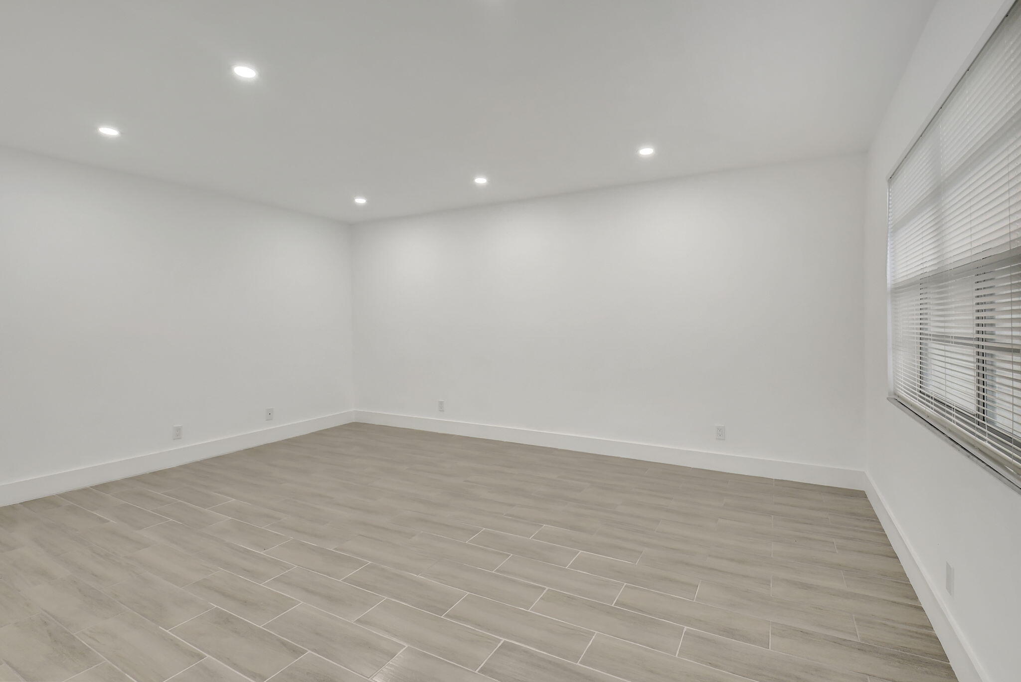 KINGS POINT BURGUNDY CONDOS - Residential