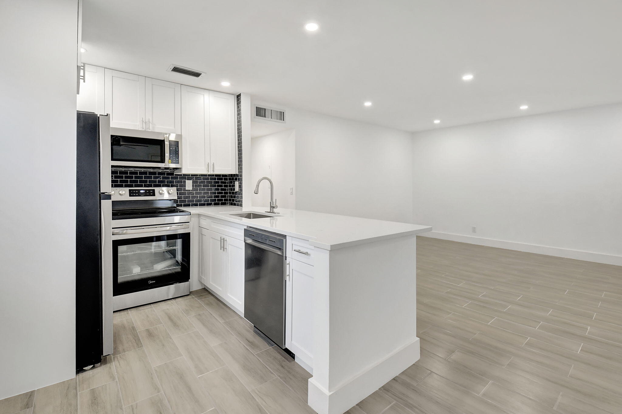 KINGS POINT BURGUNDY CONDOS - Residential