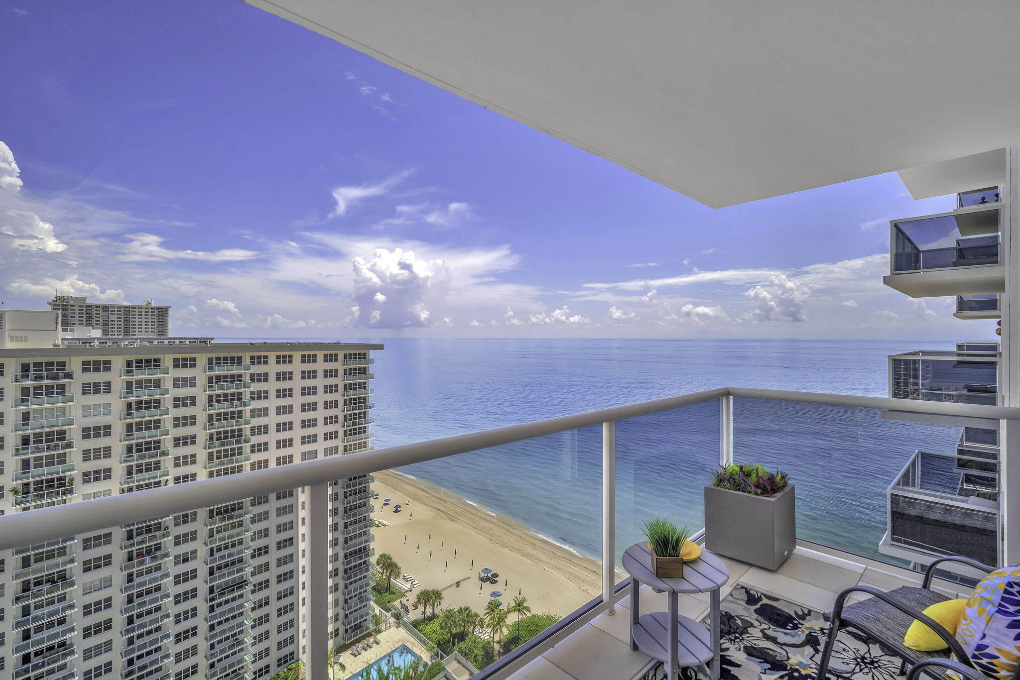 PLAYA DEL SOL CONDO - Residential