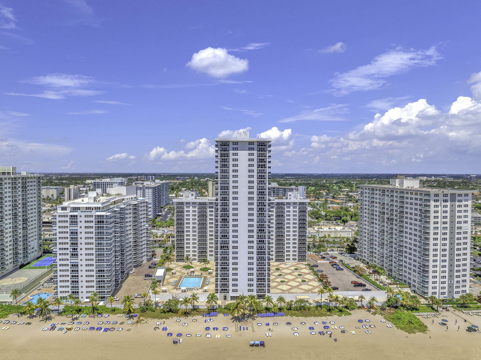 PLAYA DEL SOL CONDO - Residential