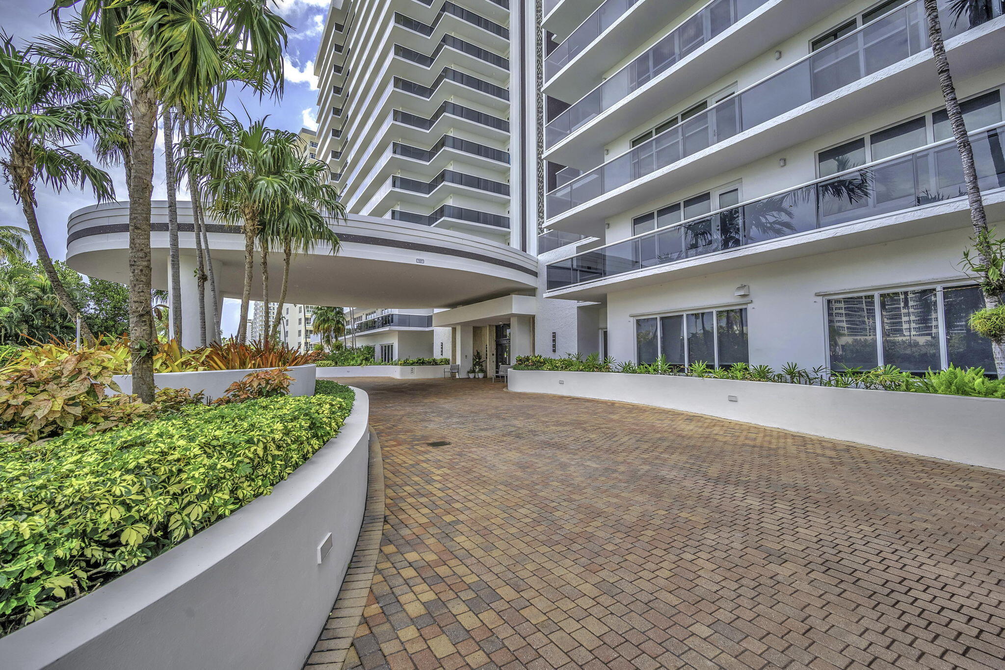PLAYA DEL SOL CONDO - Residential