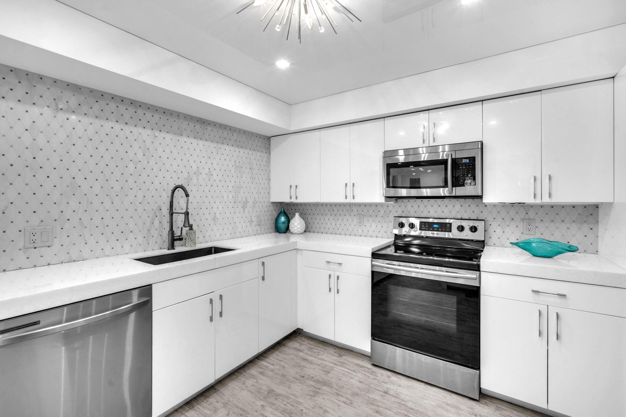 PLAYA DEL SOL CONDO - Residential