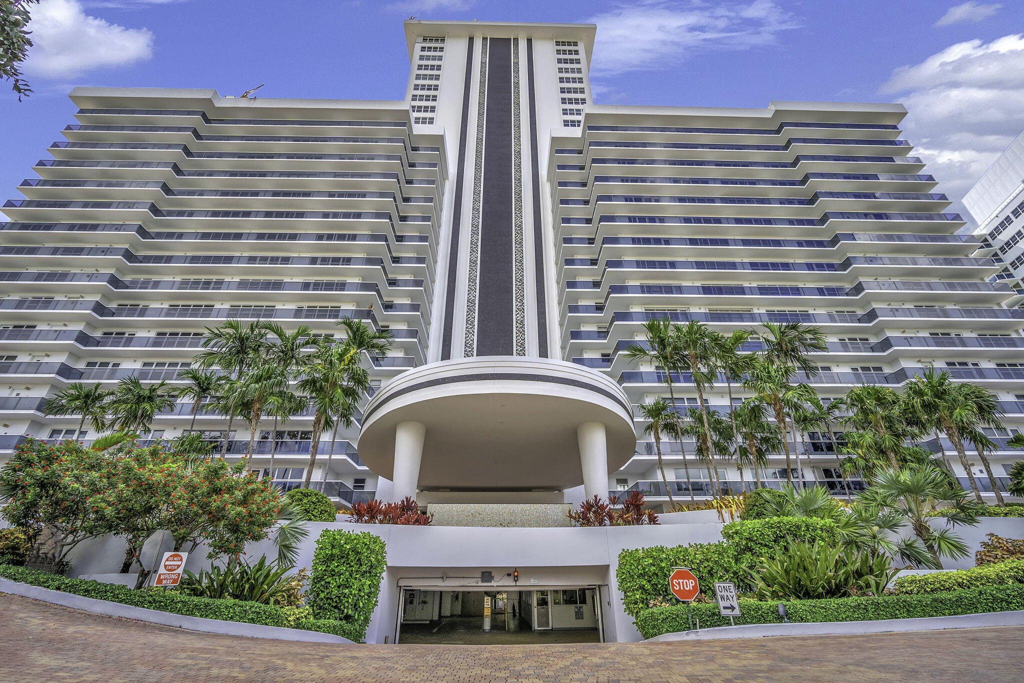 PLAYA DEL SOL CONDO - Residential