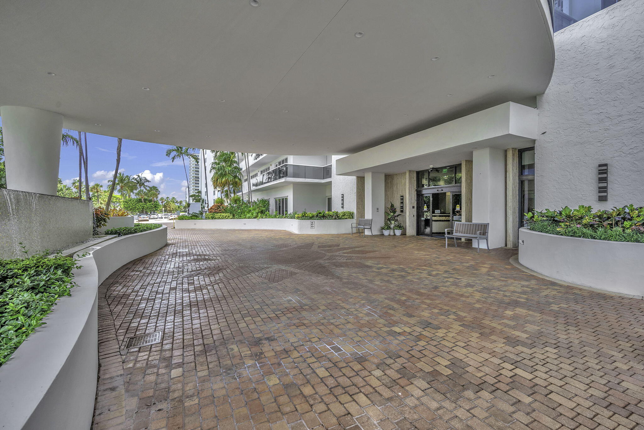 PLAYA DEL SOL CONDO - Residential