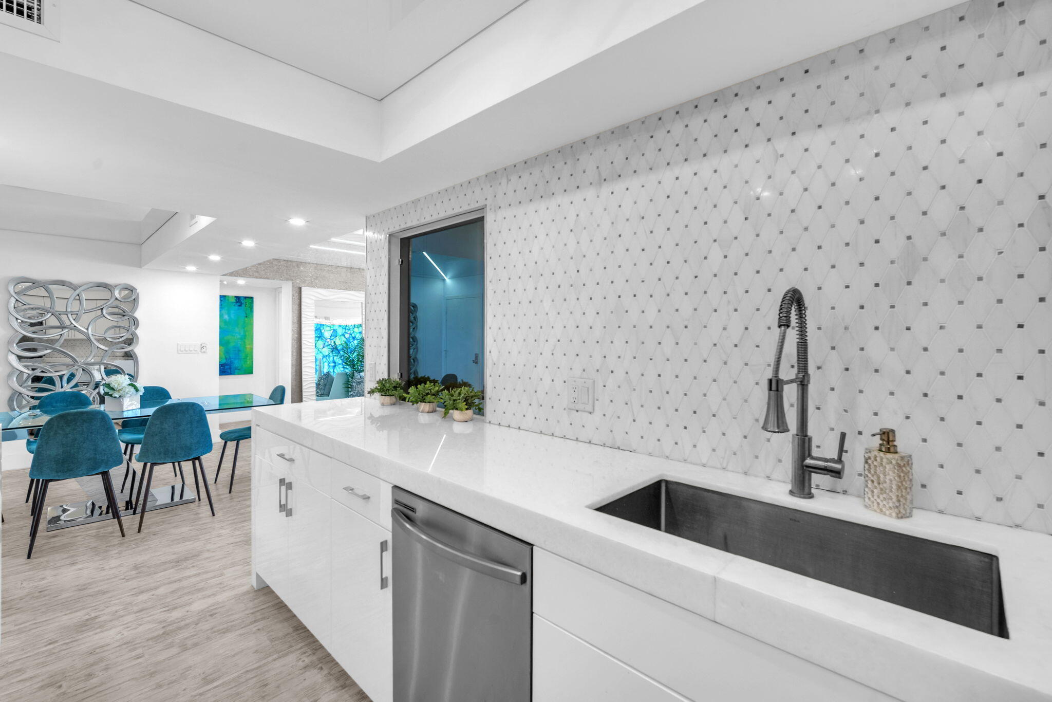 PLAYA DEL SOL CONDO - Residential