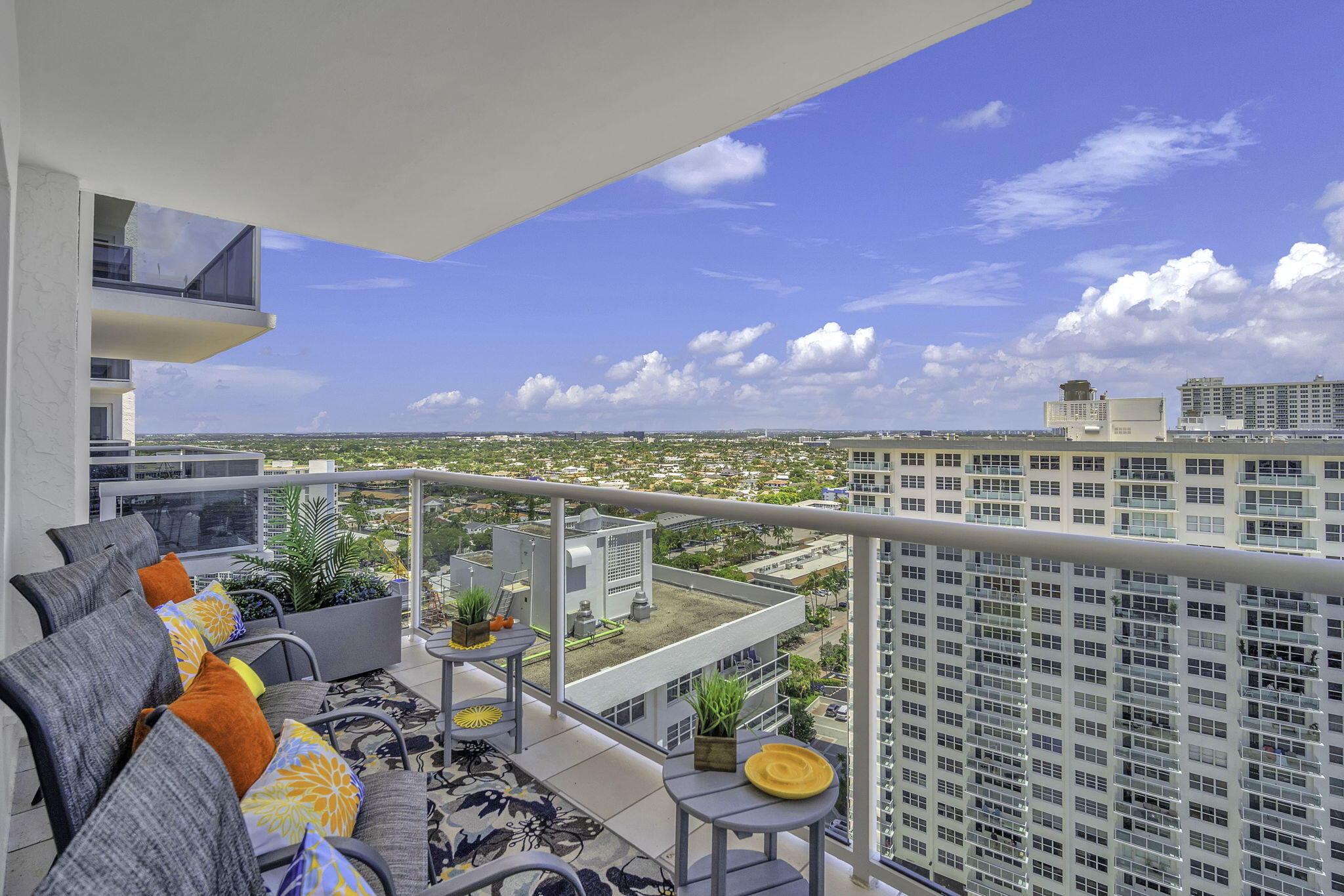 PLAYA DEL SOL CONDO - Residential