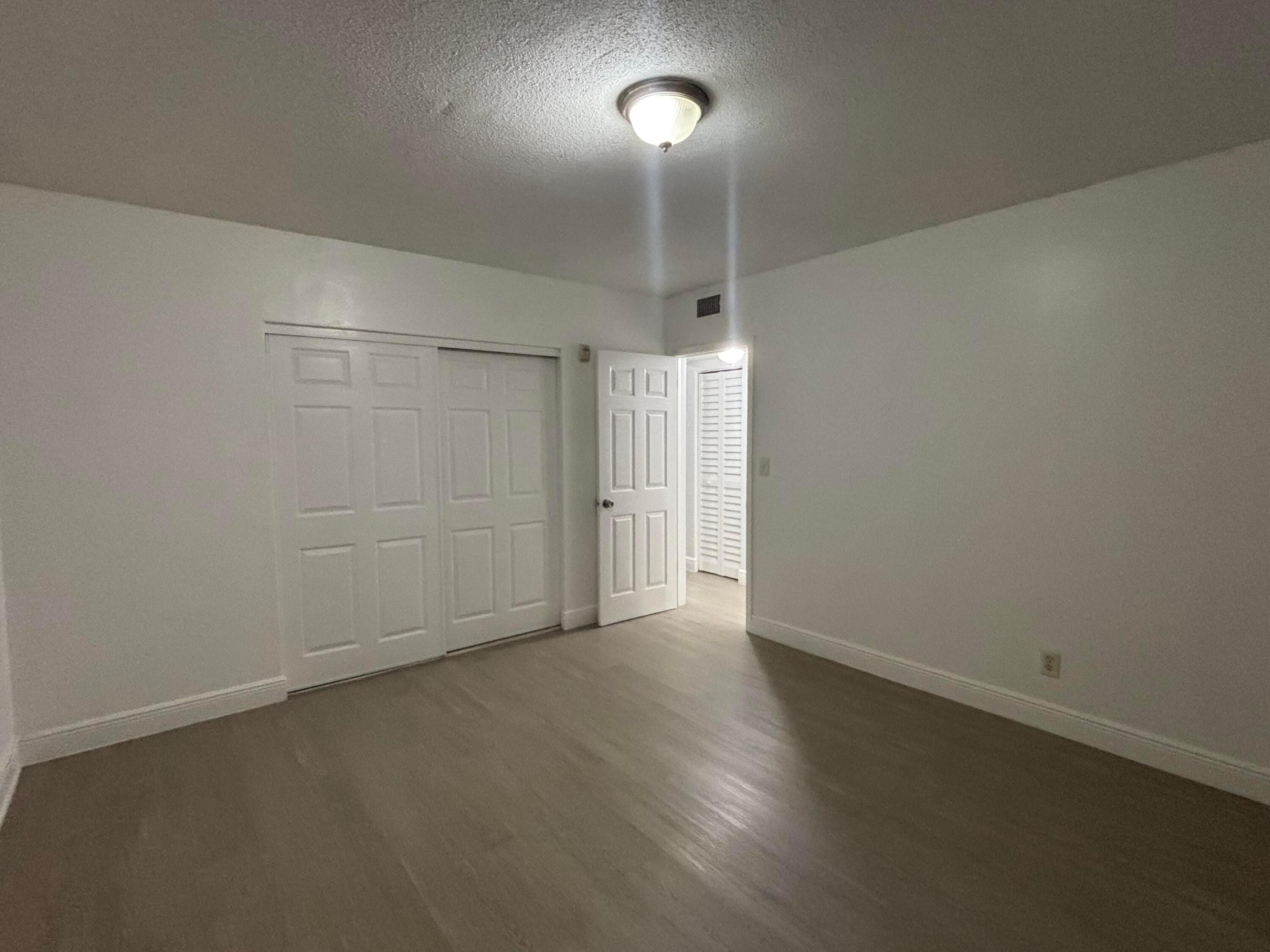 Riverside Park 7-24 B - Residential Lease