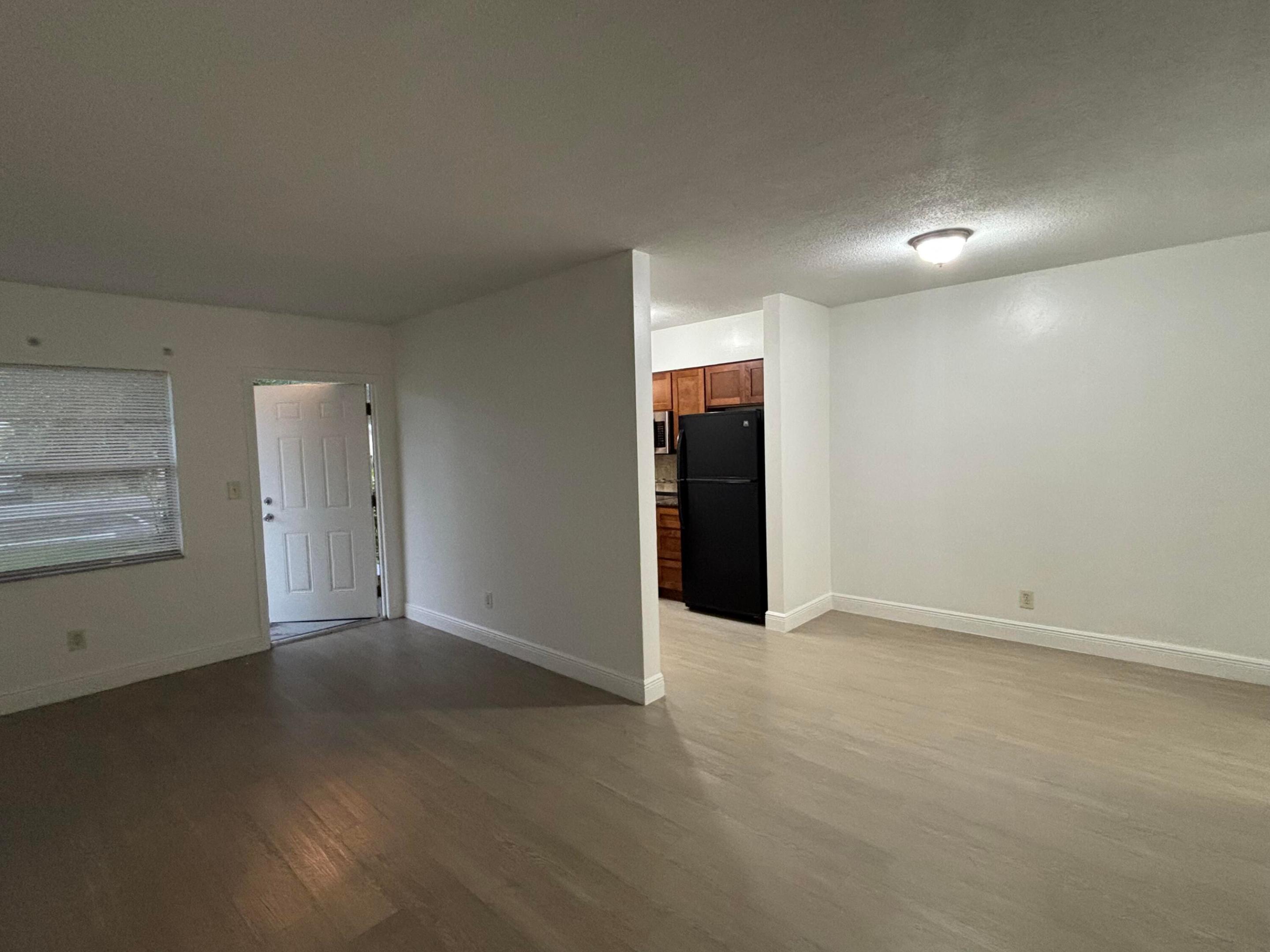 Riverside Park 7-24 B - Residential Lease