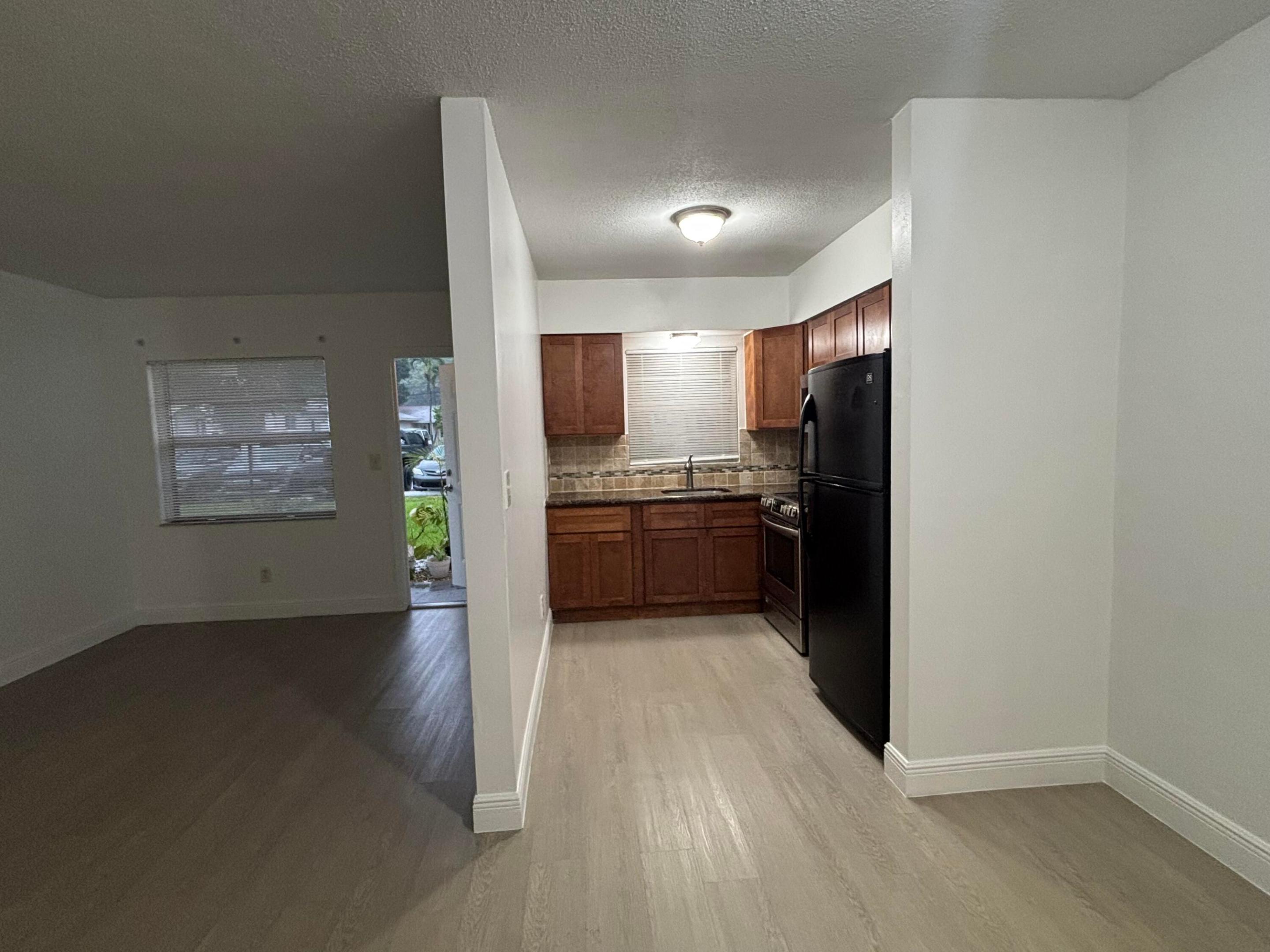 Riverside Park 7-24 B - Residential Lease