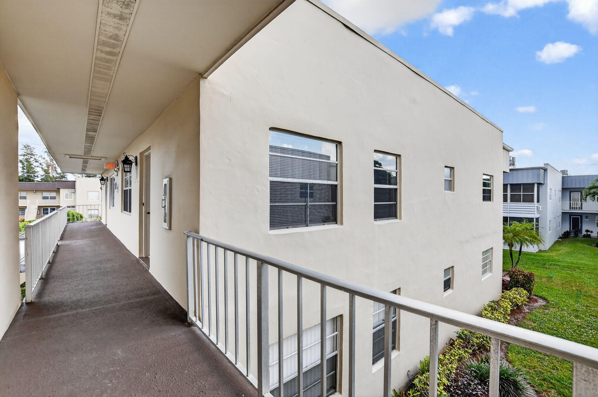 KINGS POINT BURGUNDY CONDOS - Residential