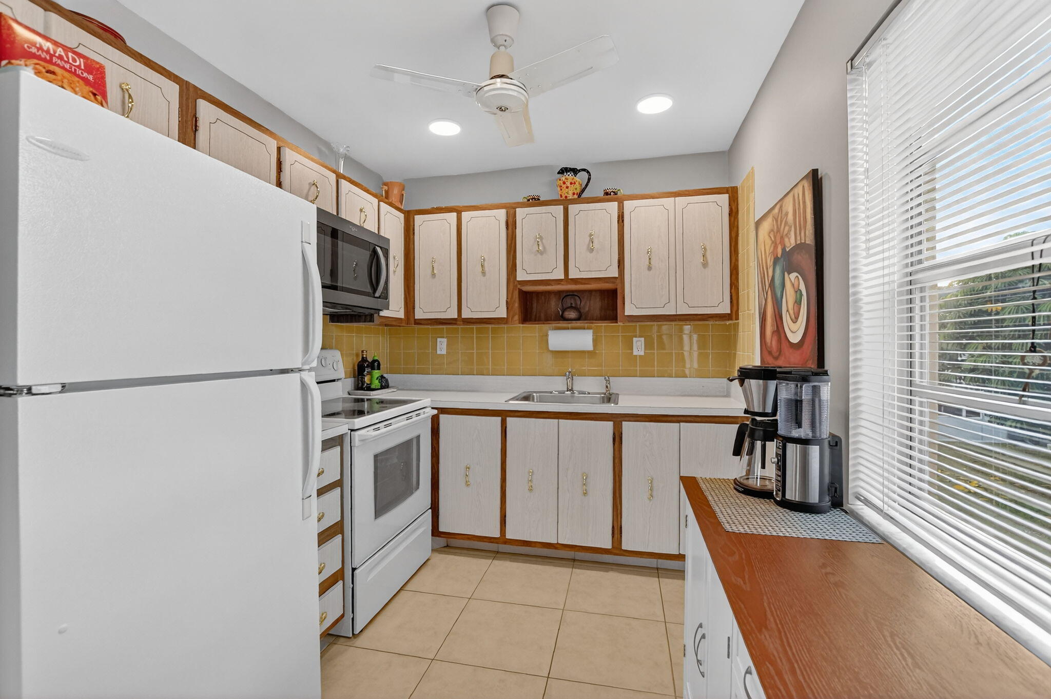 KINGS POINT BURGUNDY CONDOS - Residential