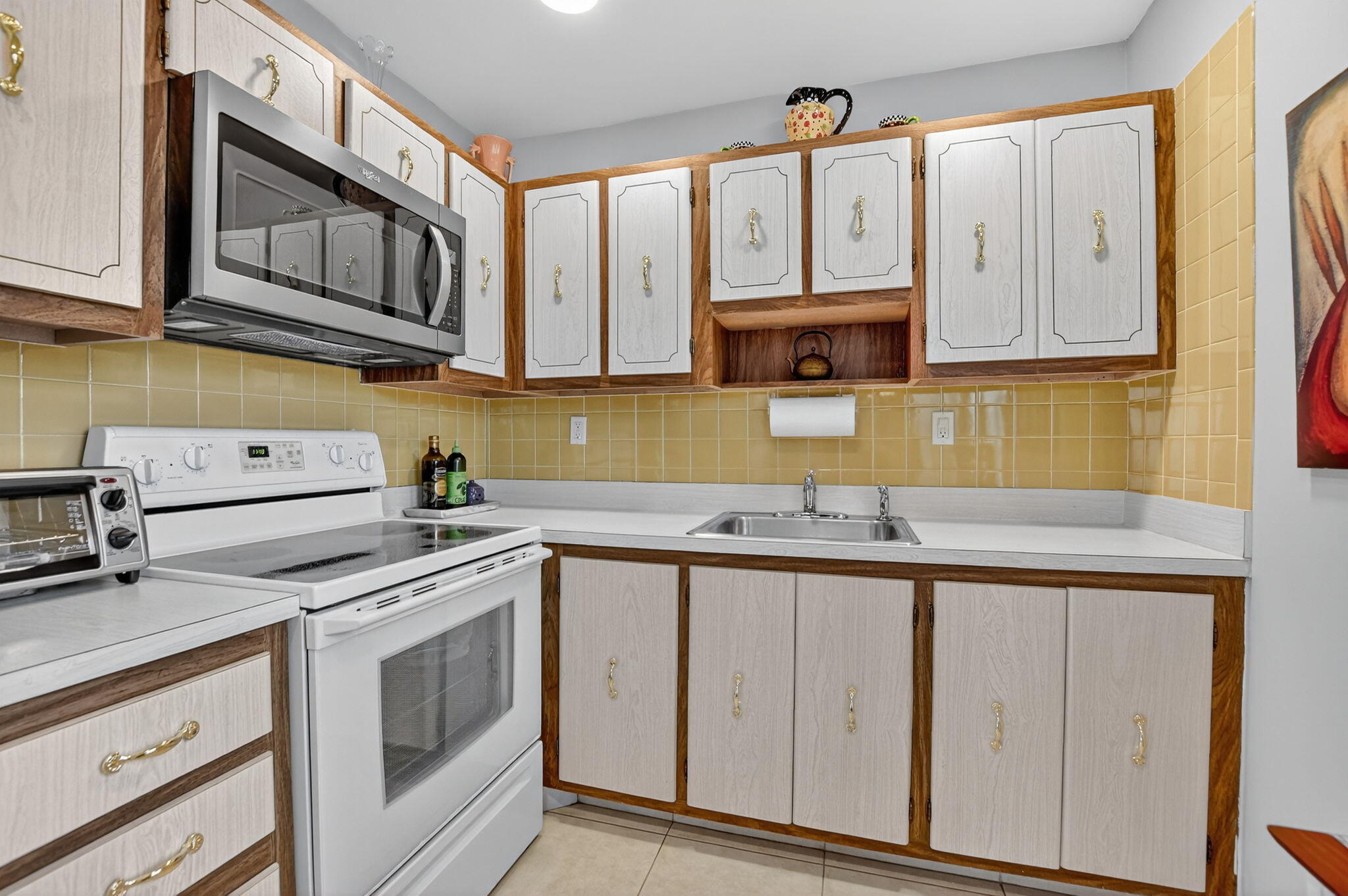 KINGS POINT BURGUNDY CONDOS - Residential