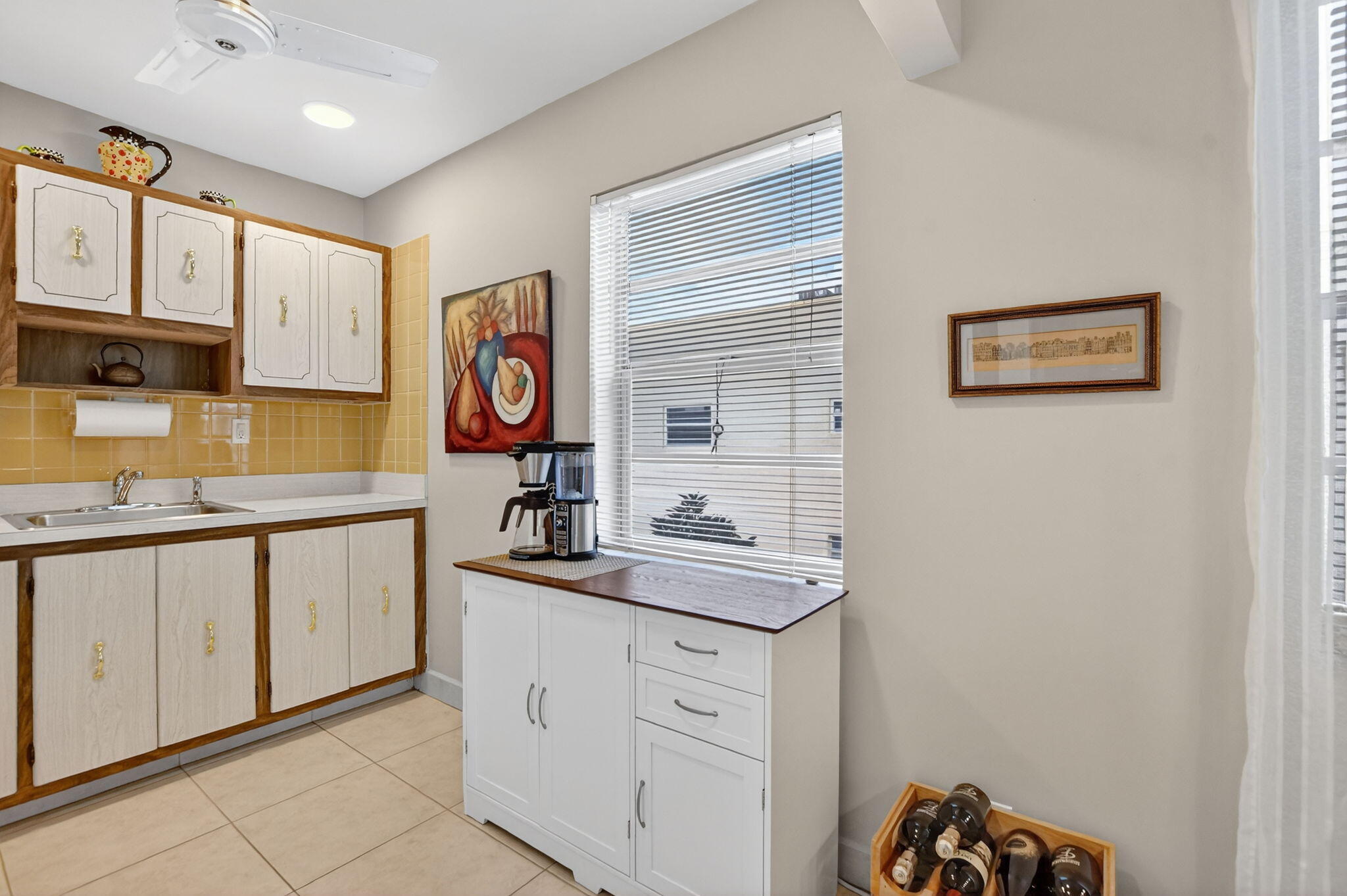KINGS POINT BURGUNDY CONDOS - Residential