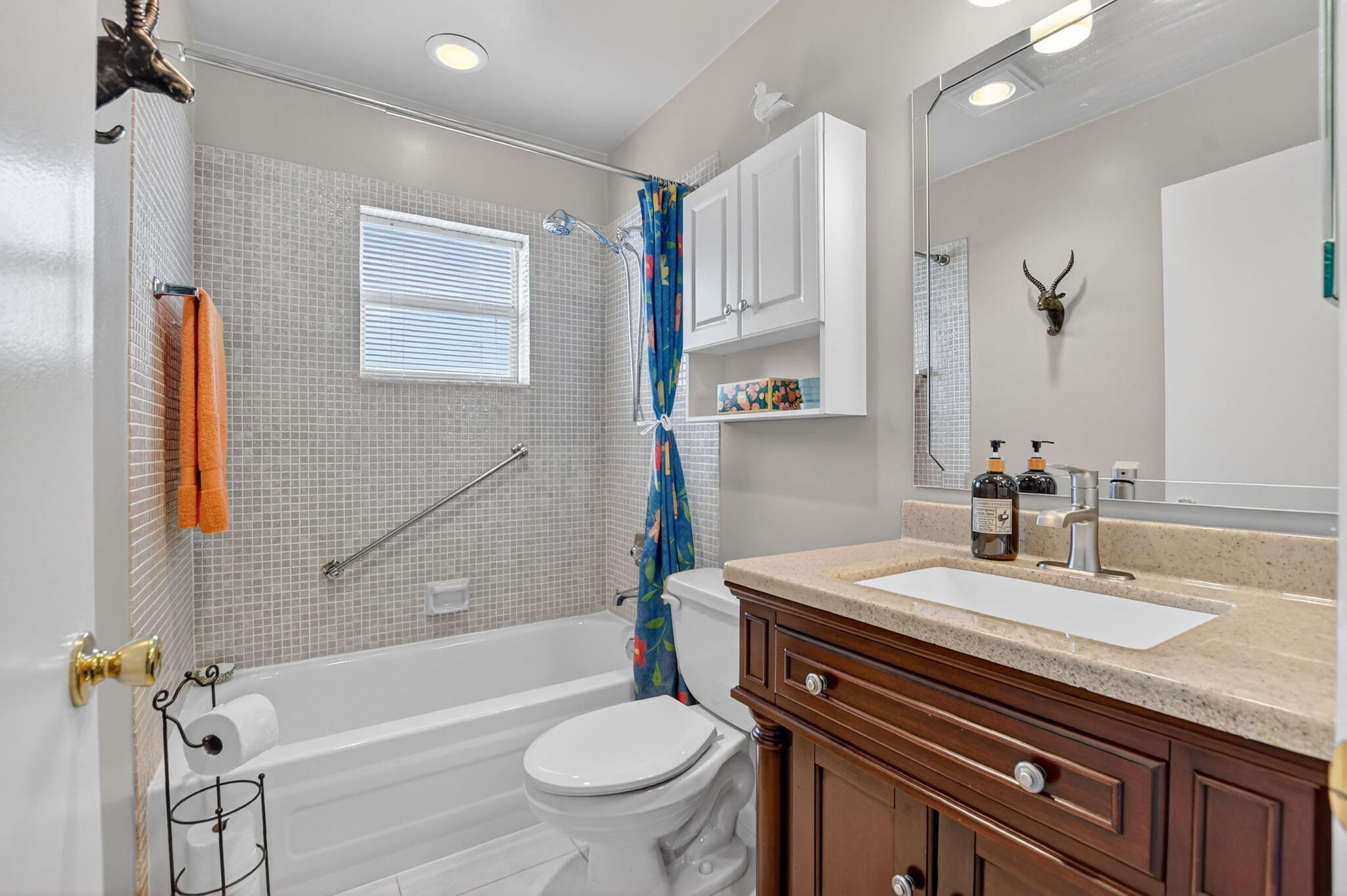 KINGS POINT BURGUNDY CONDOS - Residential