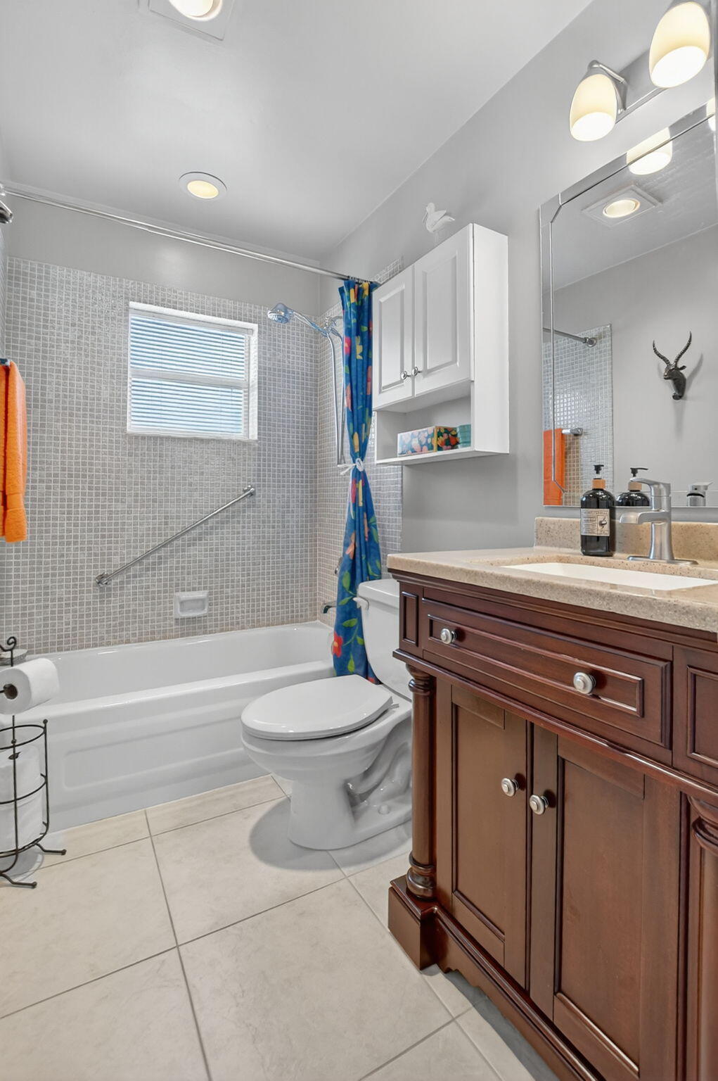 KINGS POINT BURGUNDY CONDOS - Residential
